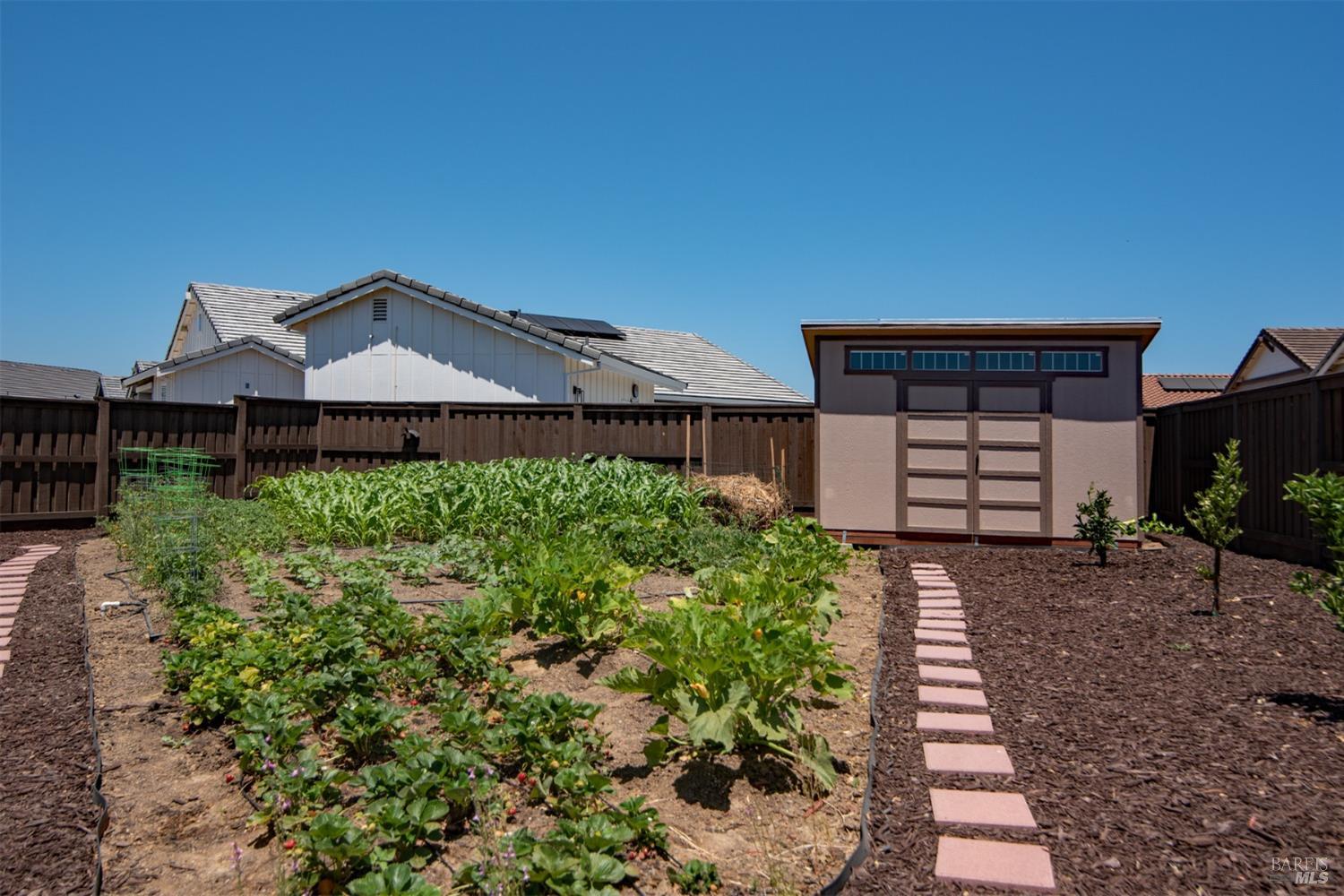 Detail Gallery Image 24 of 39 For 2105 Cattle Ct, Dixon,  CA 95620 - 3 Beds | 2 Baths