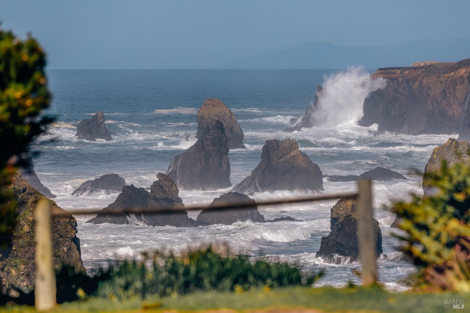 Detail Gallery Image 40 of 46 For 30290 N Highway 1 Unkn, Fort Bragg,  CA 95437 - 4 Beds | 5 Baths