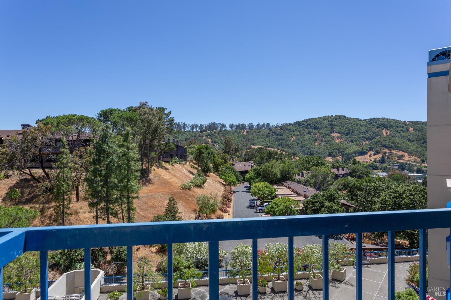 Detail Gallery Image 12 of 37 For 100 Thorndale Dr #403,  San Rafael,  CA 94903 - 1 Beds | 1 Baths