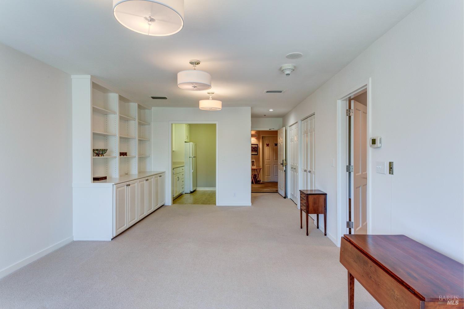 Detail Gallery Image 4 of 37 For 100 Thorndale Dr #403,  San Rafael,  CA 94903 - 1 Beds | 1 Baths