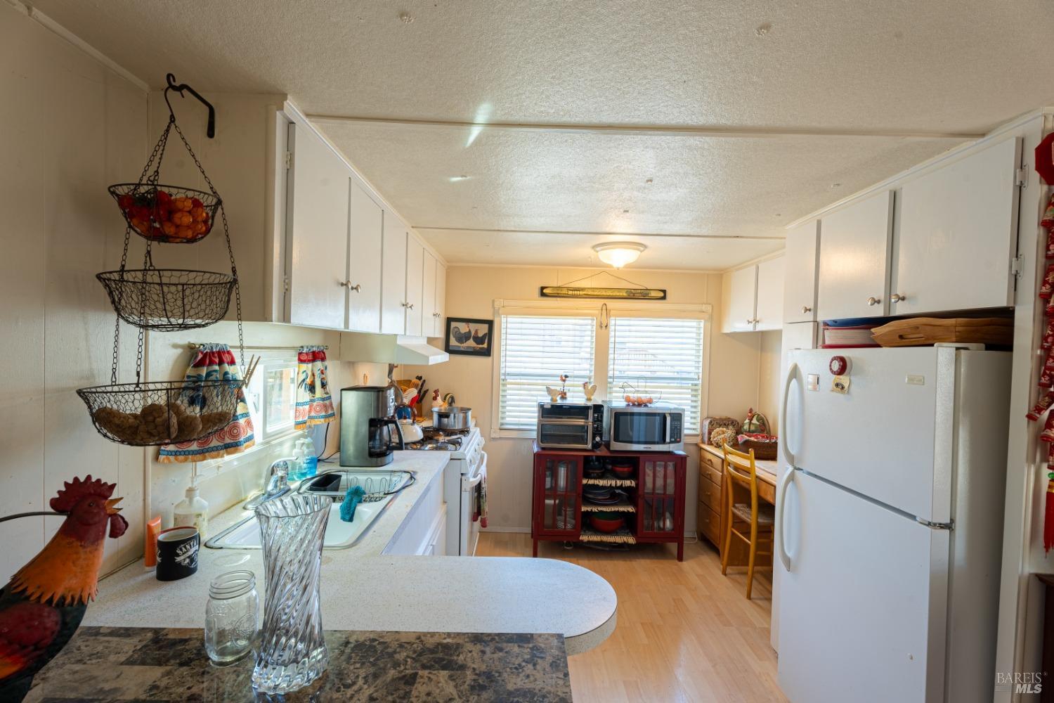 Detail Gallery Image 9 of 25 For 560 30th Ave 9, Santa Cruz,  CA 95062 - 1 Beds | 1 Baths