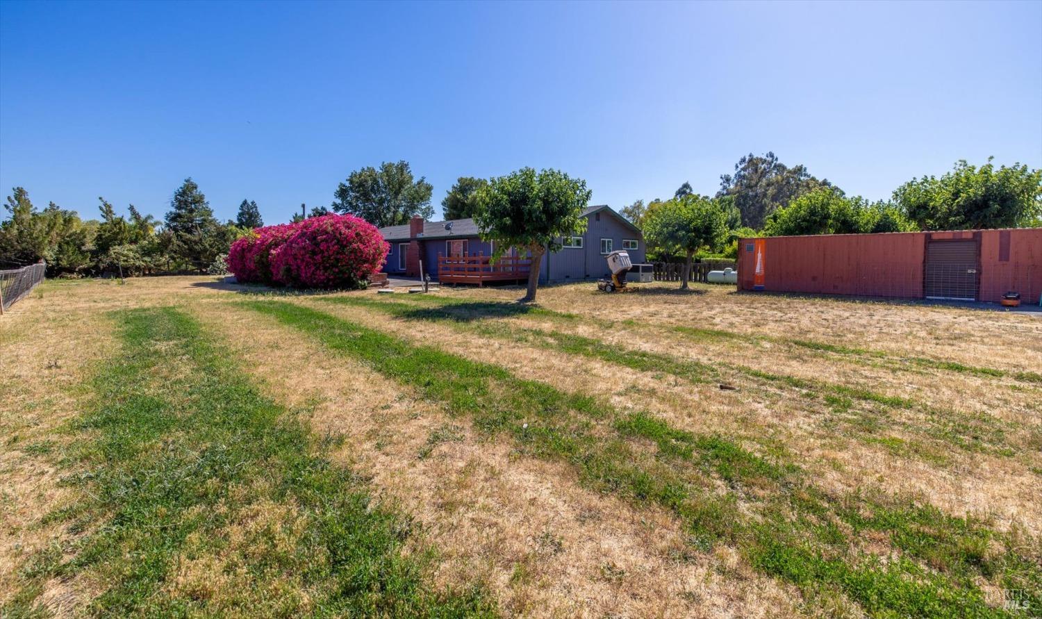 Detail Gallery Image 16 of 49 For 7046 Mills Ln, Vacaville,  CA 95688 - 3 Beds | 2/1 Baths