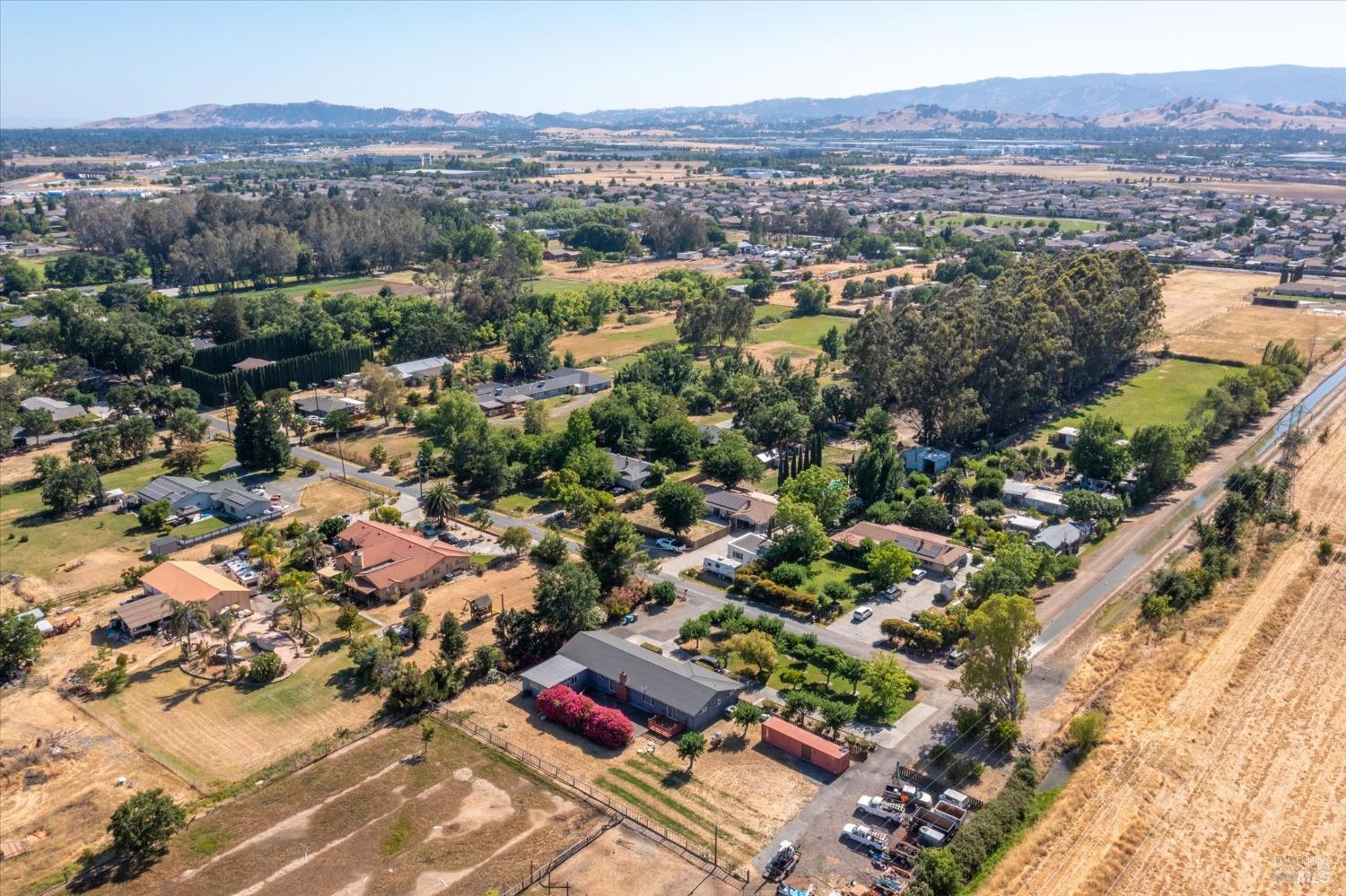 Detail Gallery Image 12 of 49 For 7046 Mills Ln, Vacaville,  CA 95688 - 3 Beds | 2/1 Baths