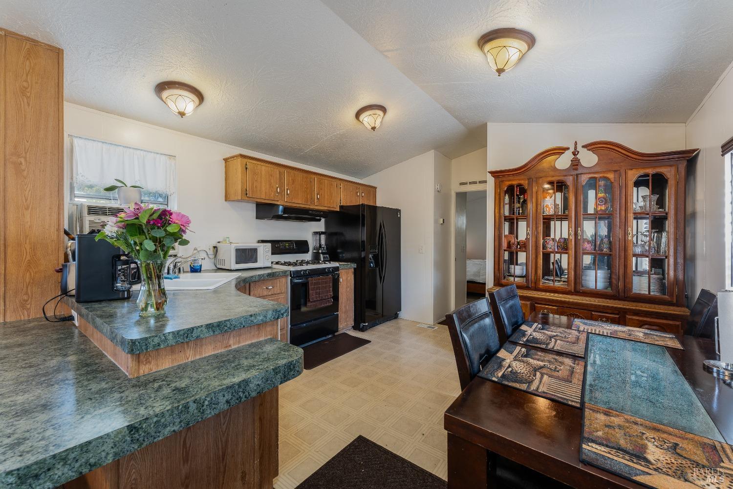 Detail Gallery Image 8 of 17 For 2101 State St 47, Ukiah,  CA 95482 - 2 Beds | 2 Baths