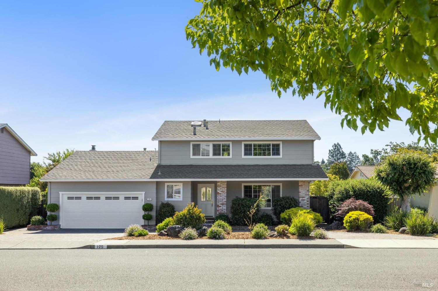 Detail Gallery Image 1 of 33 For 175 Apollo Ct, Novato,  CA 94947 - 4 Beds | 2/1 Baths