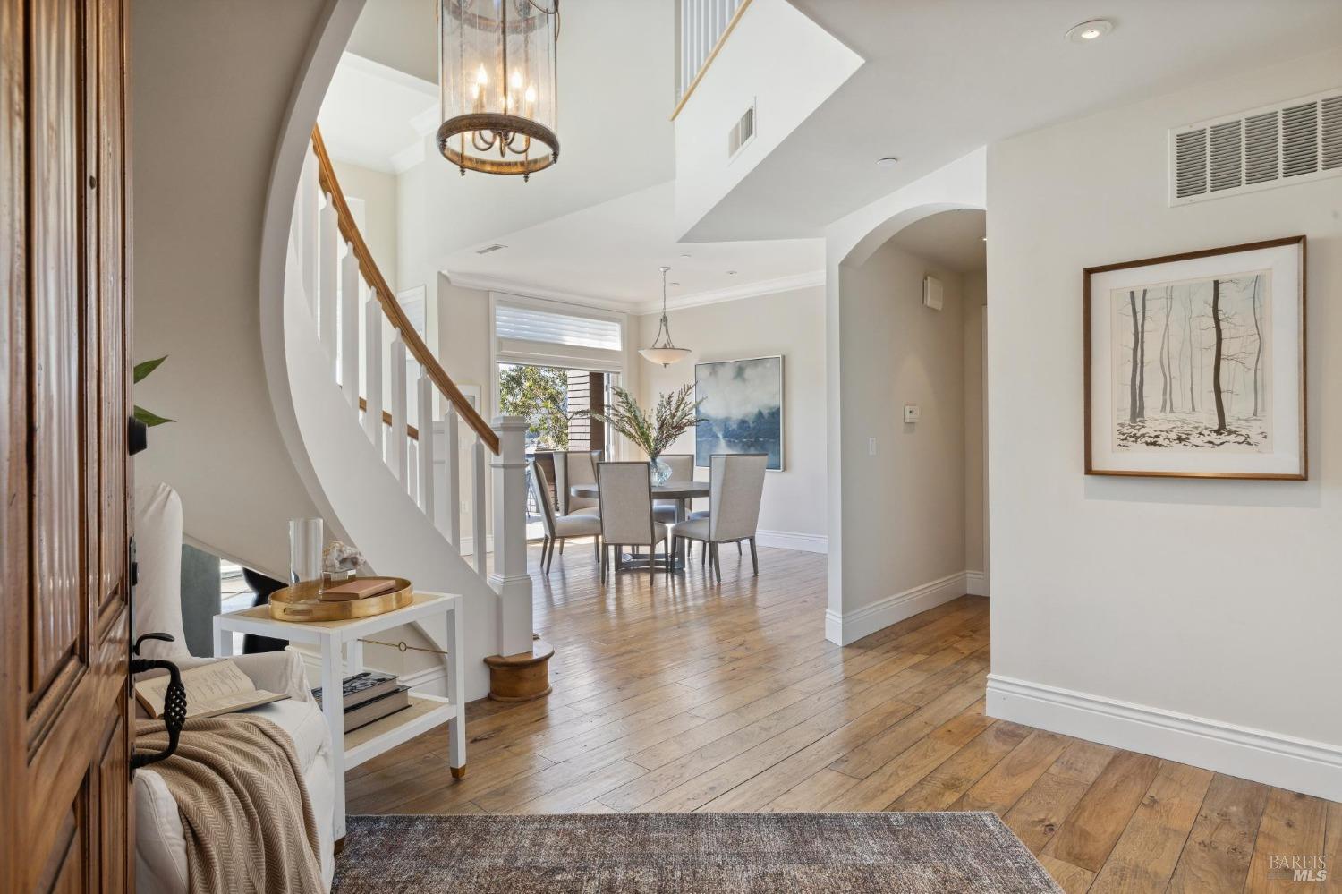Detail Gallery Image 12 of 71 For 84 De Silva Island Dr, Mill Valley,  CA 94941 - 3 Beds | 2/1 Baths
