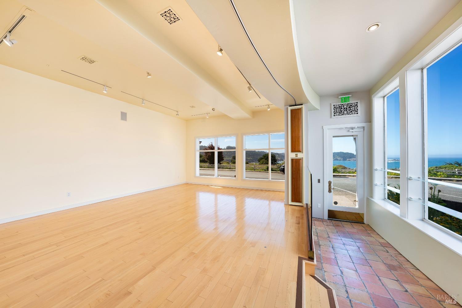 Detail Gallery Image 16 of 53 For 45094 Main St, Mendocino,  CA 95460 - 3 Beds | 2/1 Baths