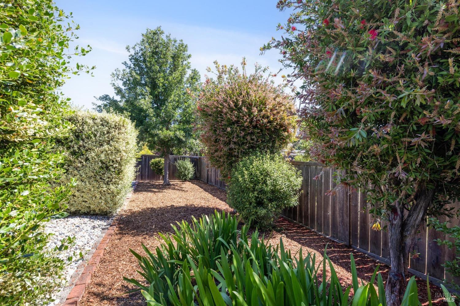 Detail Gallery Image 32 of 33 For 175 Apollo Ct, Novato,  CA 94947 - 4 Beds | 2/1 Baths