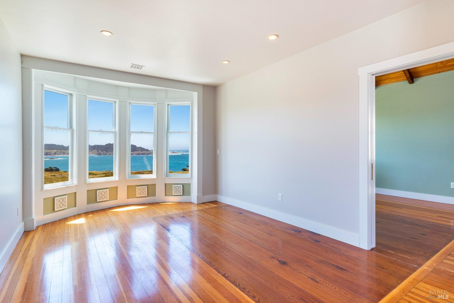 Detail Gallery Image 33 of 53 For 45094 Main St, Mendocino,  CA 95460 - 3 Beds | 2/1 Baths