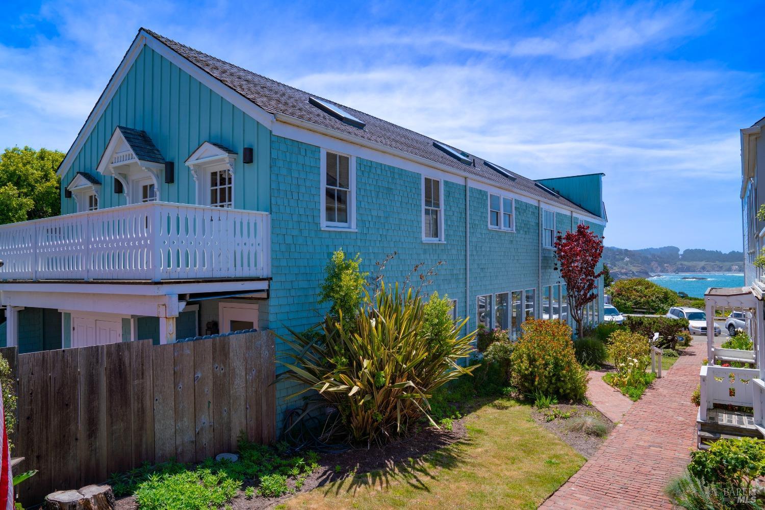 Detail Gallery Image 7 of 53 For 45094 Main St, Mendocino,  CA 95460 - 3 Beds | 2/1 Baths