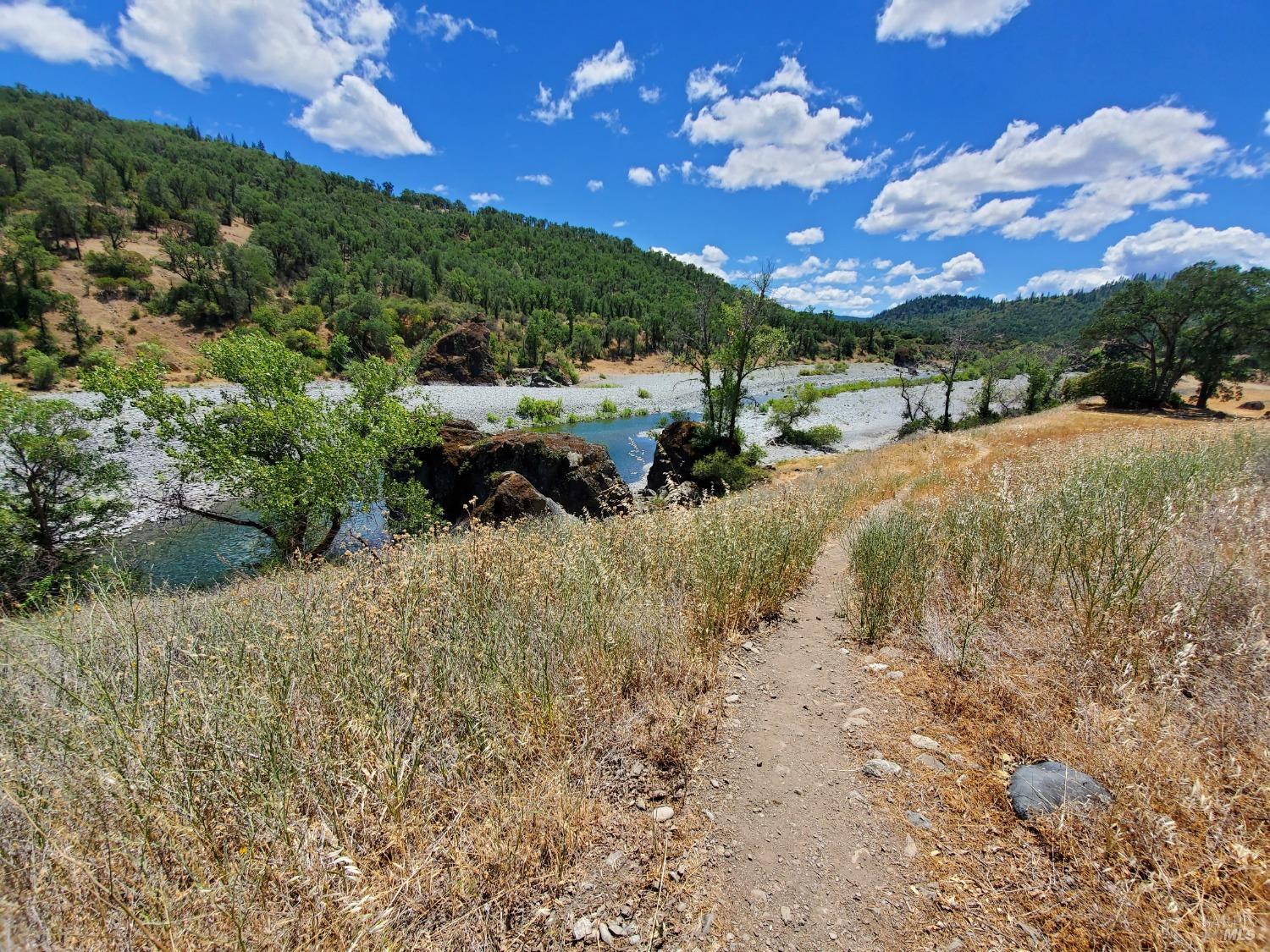 Detail Gallery Image 5 of 19 For 31911 Mendocino Pass Rd, Covelo,  CA 95428 - 1 Beds | 1 Baths