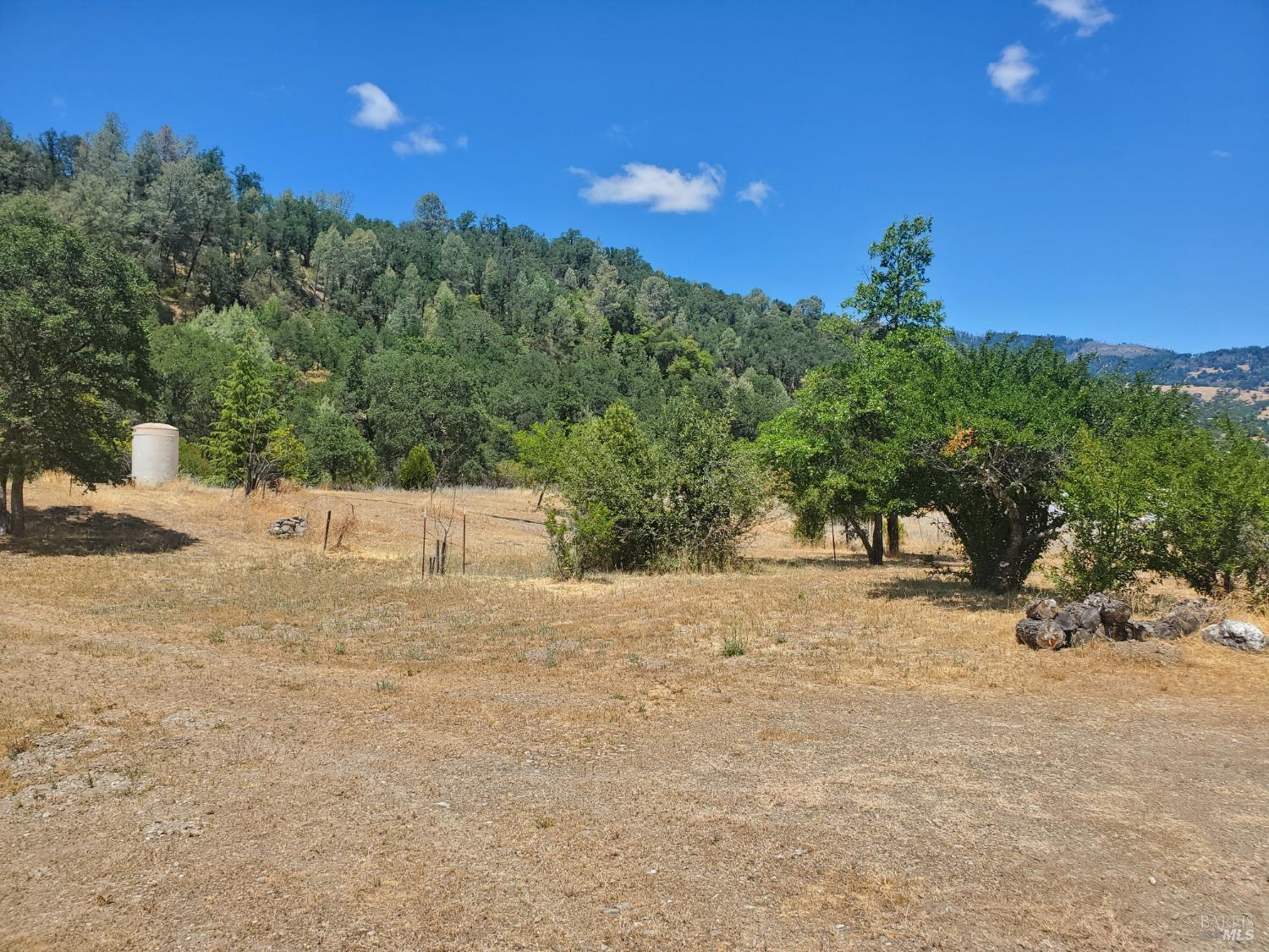 Detail Gallery Image 13 of 19 For 31911 Mendocino Pass Rd, Covelo,  CA 95428 - 1 Beds | 1 Baths