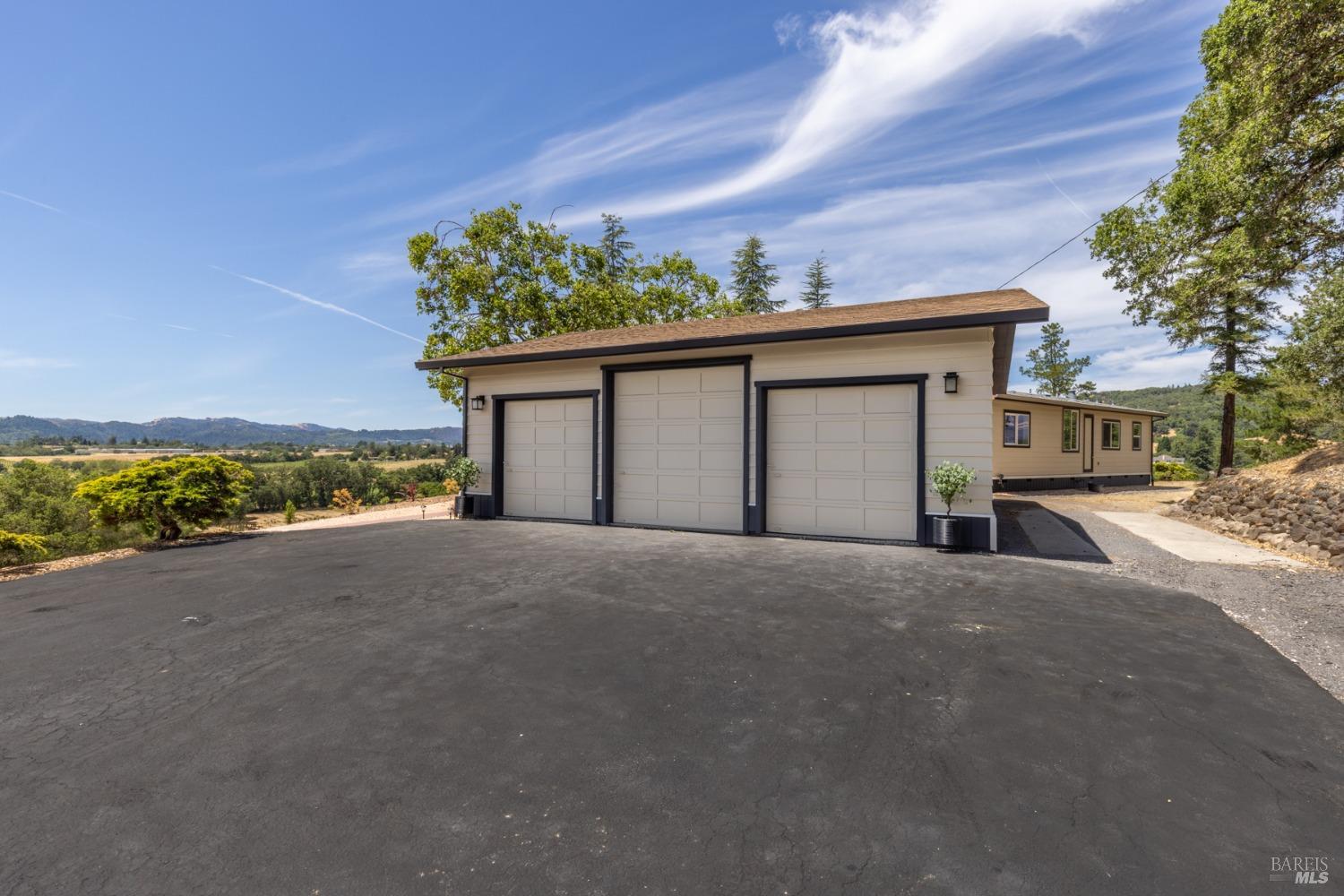 Detail Gallery Image 45 of 74 For 1676 Chiquita Rd, Healdsburg,  CA 95448 - 3 Beds | 2/1 Baths