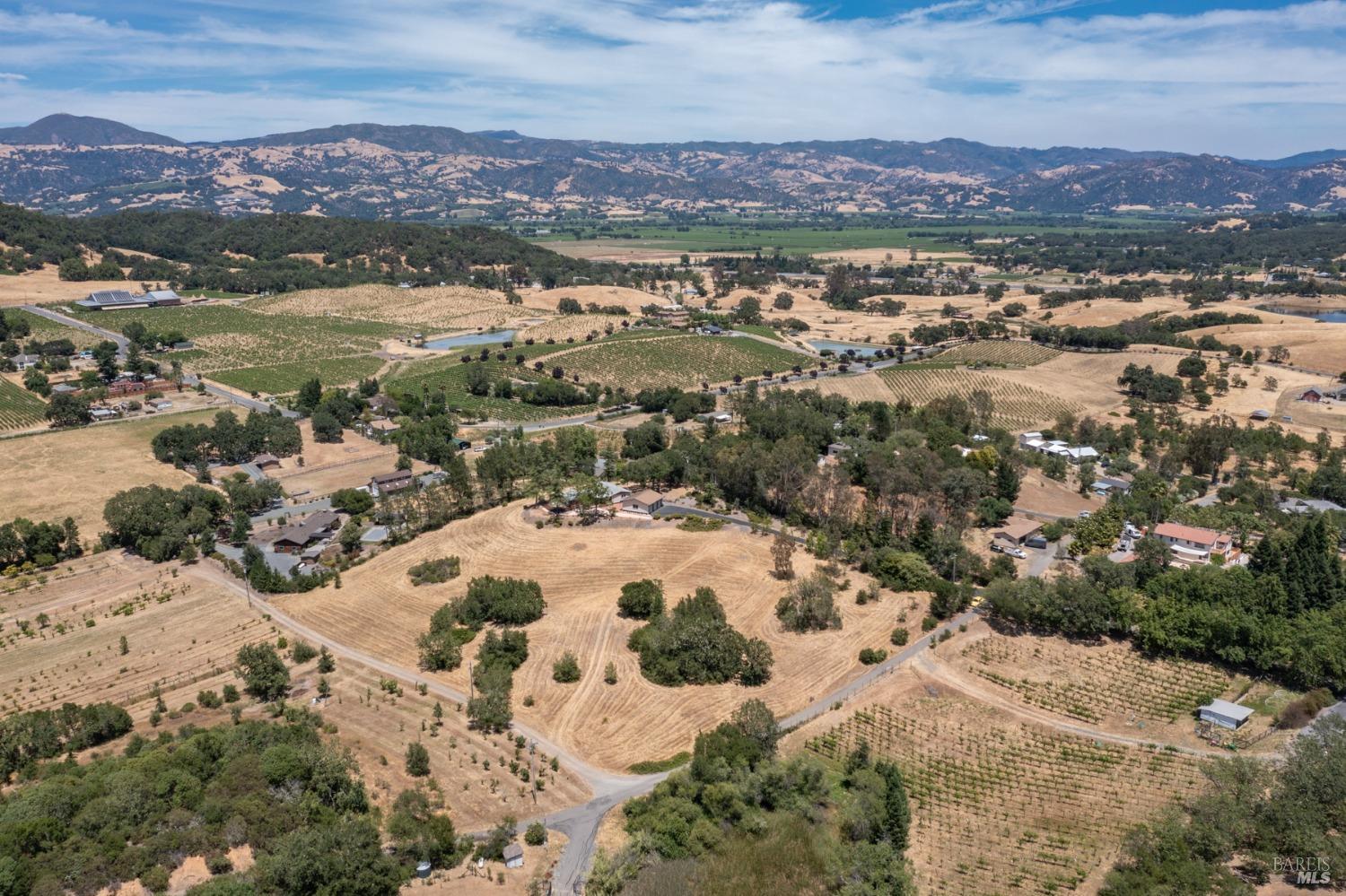 Detail Gallery Image 70 of 74 For 1676 Chiquita Rd, Healdsburg,  CA 95448 - 3 Beds | 2/1 Baths