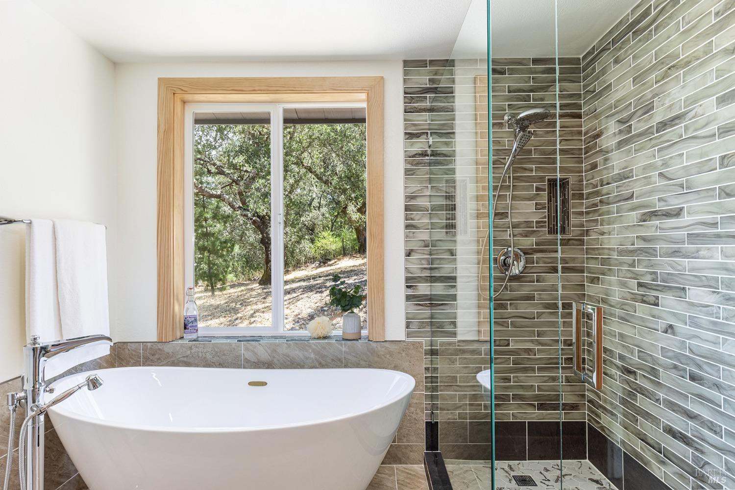 Detail Gallery Image 40 of 74 For 1676 Chiquita Rd, Healdsburg,  CA 95448 - 3 Beds | 2/1 Baths