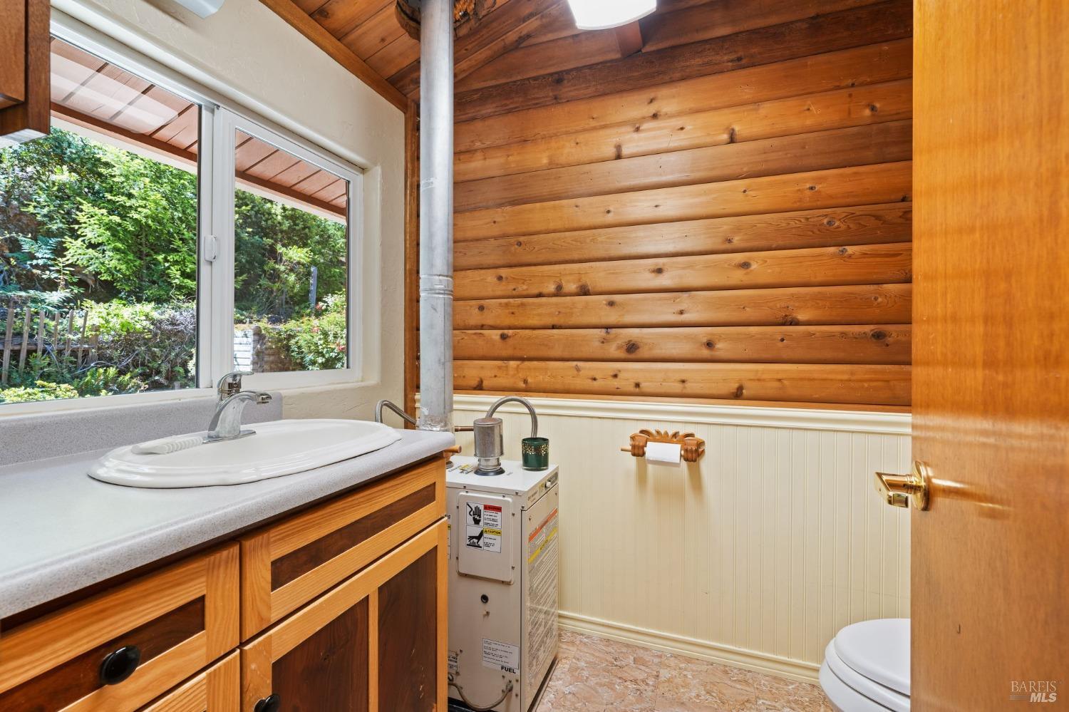 Detail Gallery Image 19 of 49 For 16161 Honey Ridge Rd, Boonville,  CA 95415 - 2 Beds | 1/1 Baths