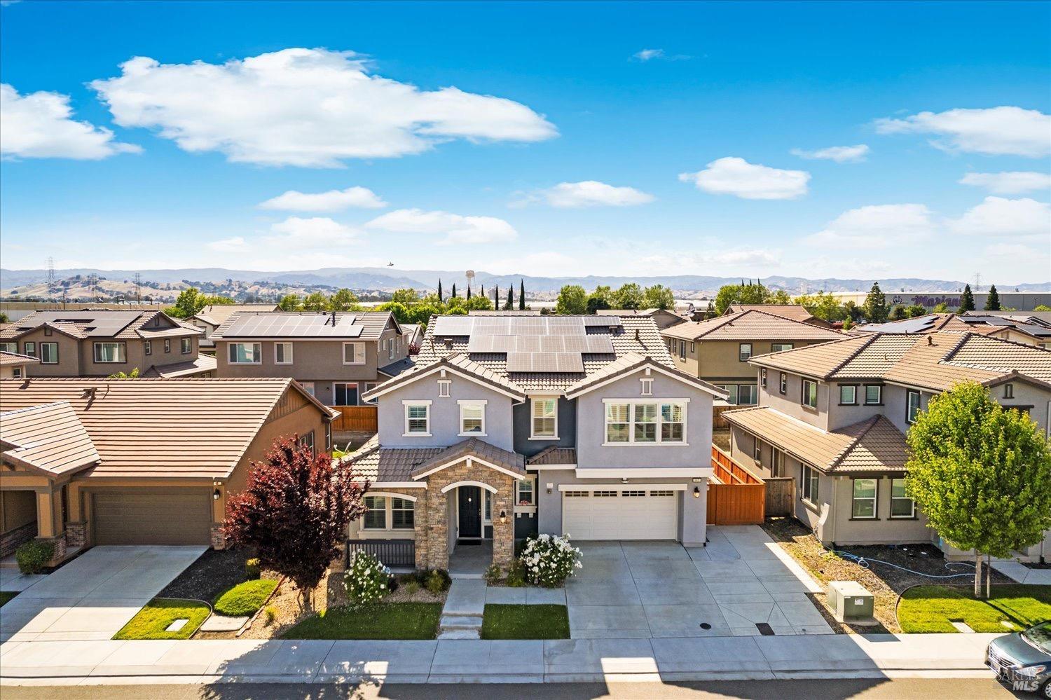 Detail Gallery Image 1 of 1 For 965 Goldfinch Cir, Vacaville,  CA 95688 - 5 Beds | 4/1 Baths