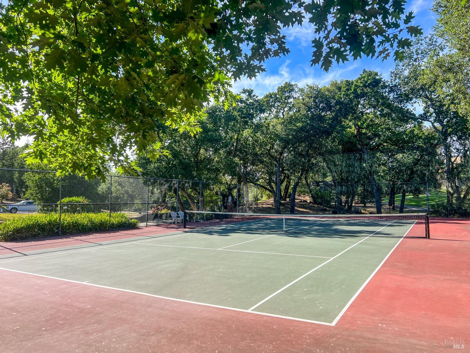 Detail Gallery Image 40 of 45 For 2015 Stonefield Ln, Santa Rosa,  CA 95403 - 3 Beds | 2/1 Baths