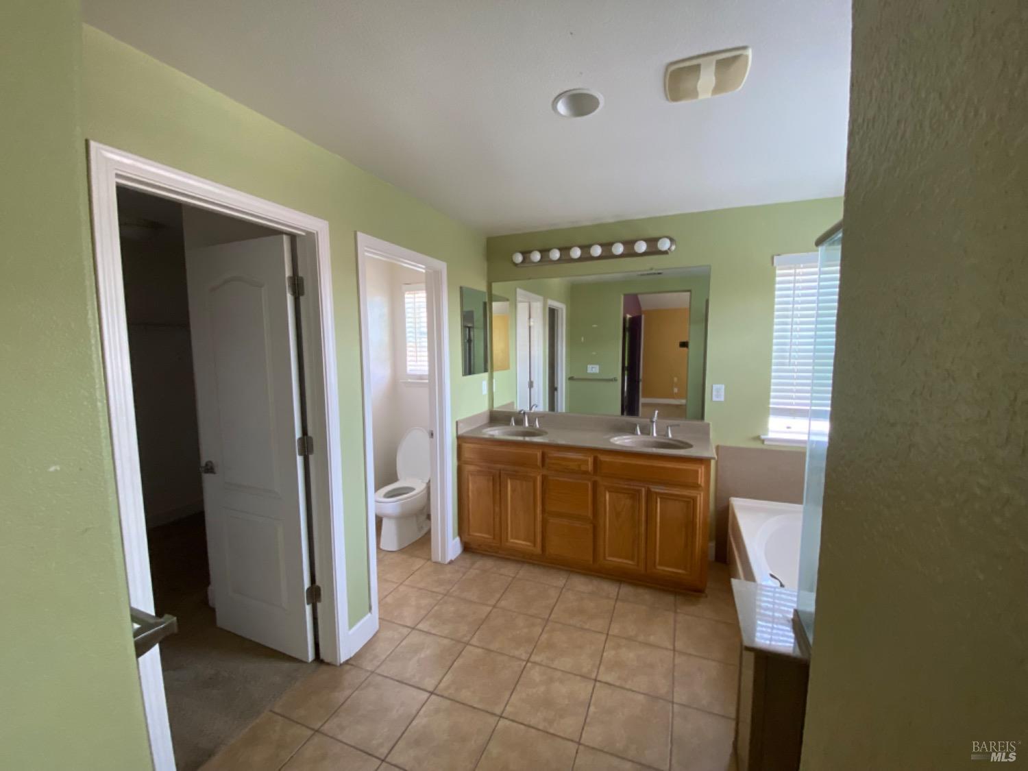 Detail Gallery Image 23 of 30 For 385 Tilden Cir, Vacaville,  CA 95688 - 3 Beds | 2/1 Baths