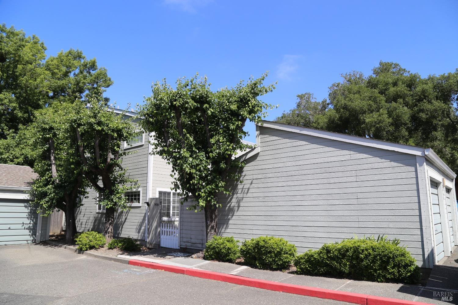 Detail Gallery Image 1 of 1 For 1456 Townview Ave, Santa Rosa,  CA 95405 - 2 Beds | 1/1 Baths