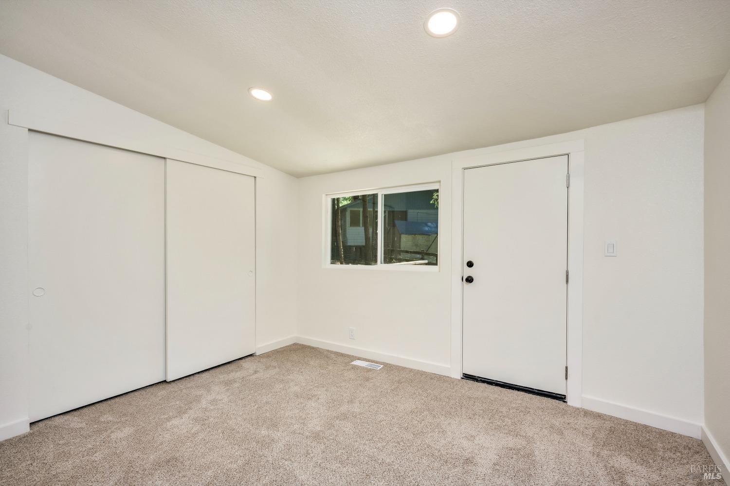 Detail Gallery Image 9 of 25 For 9395 Gordon Springs Dr, Cobb,  CA 95426 - 3 Beds | 2 Baths