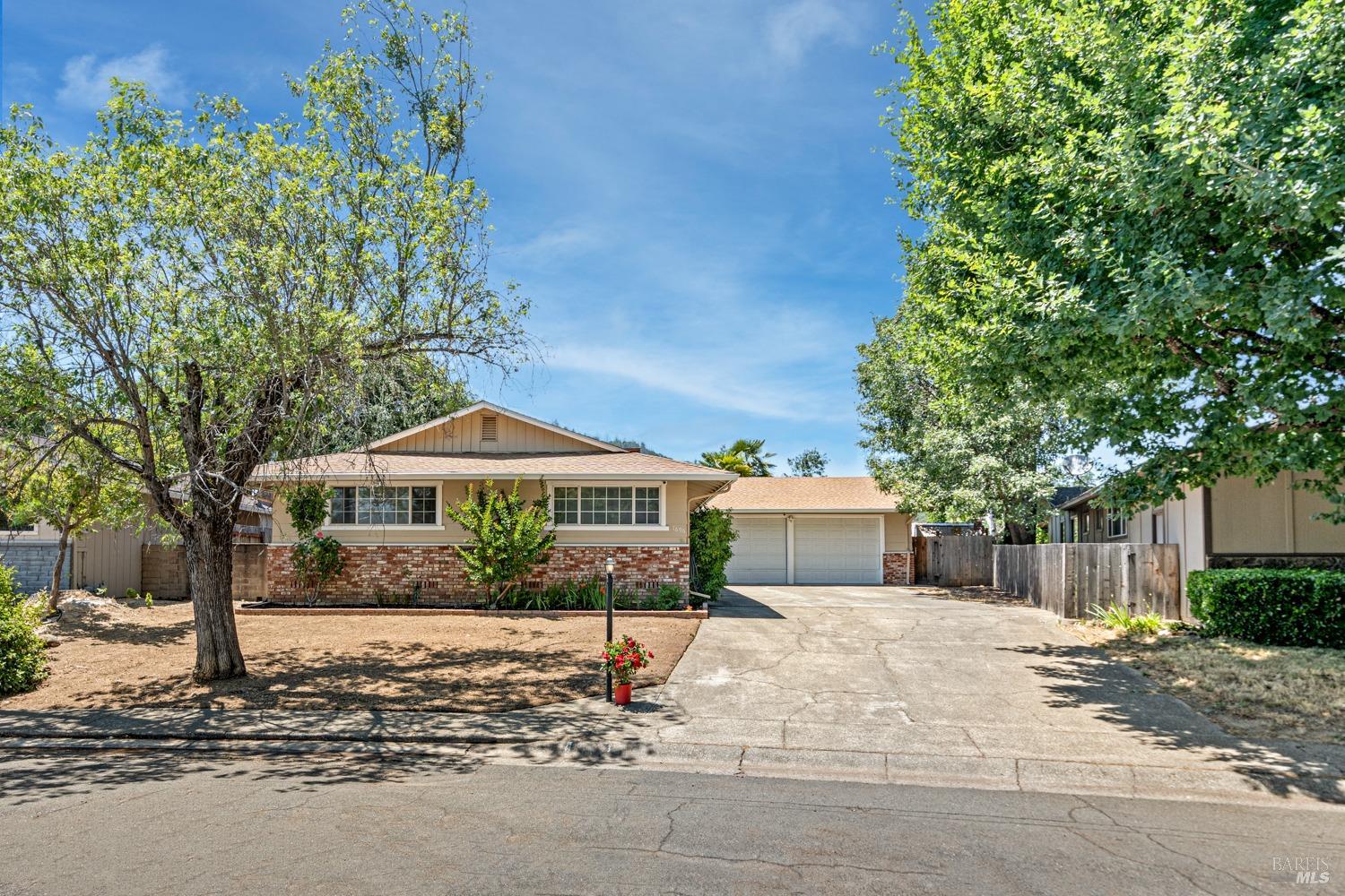 Detail Gallery Image 1 of 1 For 1696 Despina Dr, Ukiah,  CA 95482 - 4 Beds | 2/1 Baths