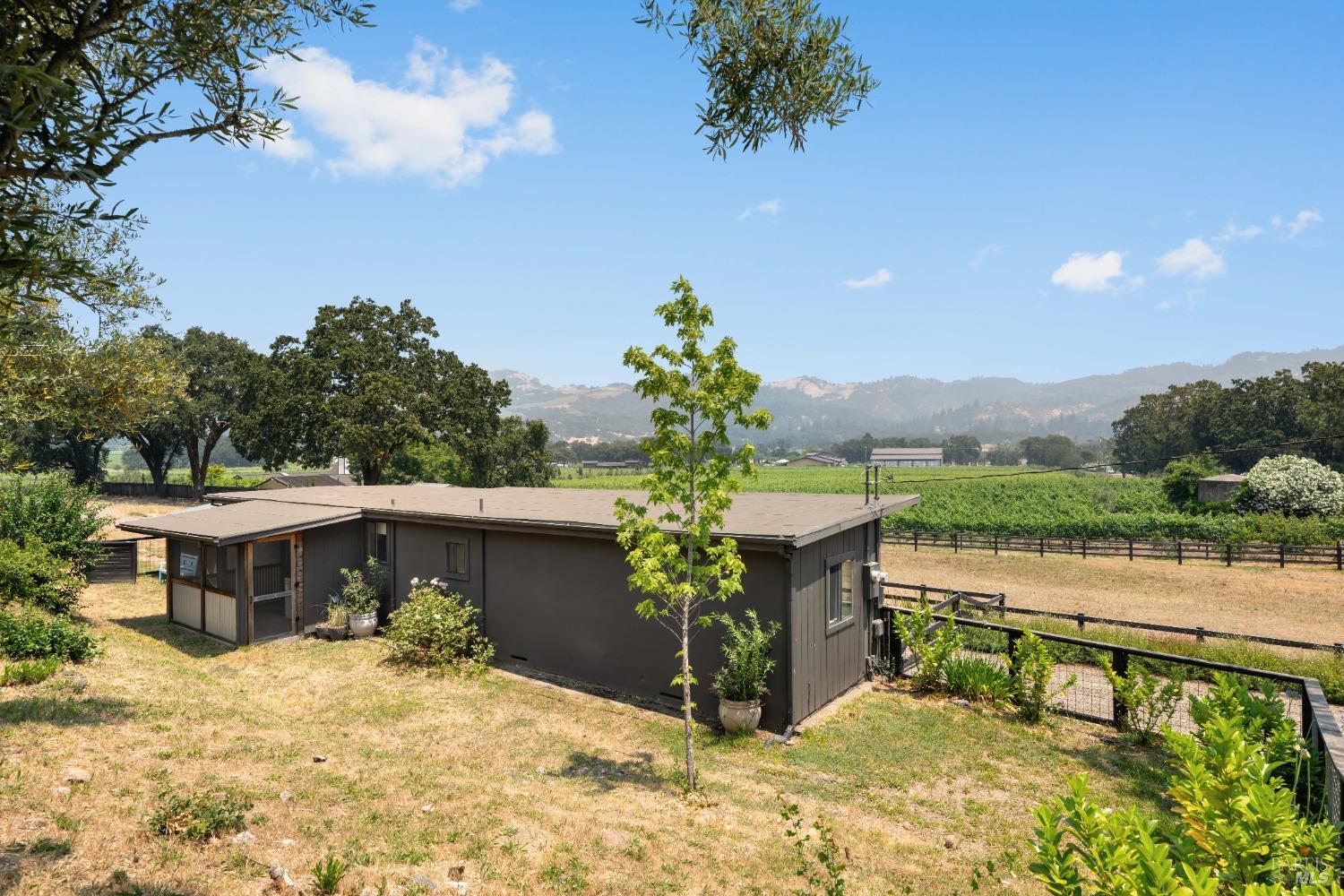 Detail Gallery Image 29 of 46 For 11990 Henno Ranch Rd, Glen Ellen,  CA 95442 - 4 Beds | 3/1 Baths