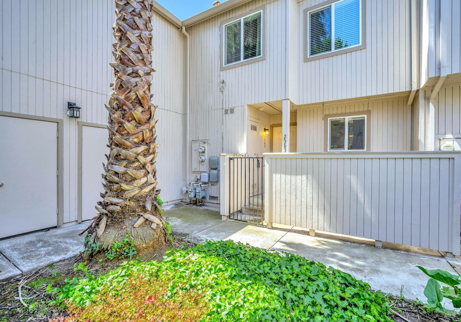 Detail Gallery Image 1 of 1 For 2585 Westberry Dr, Santa Rosa,  CA 95403 - 2 Beds | 2/1 Baths