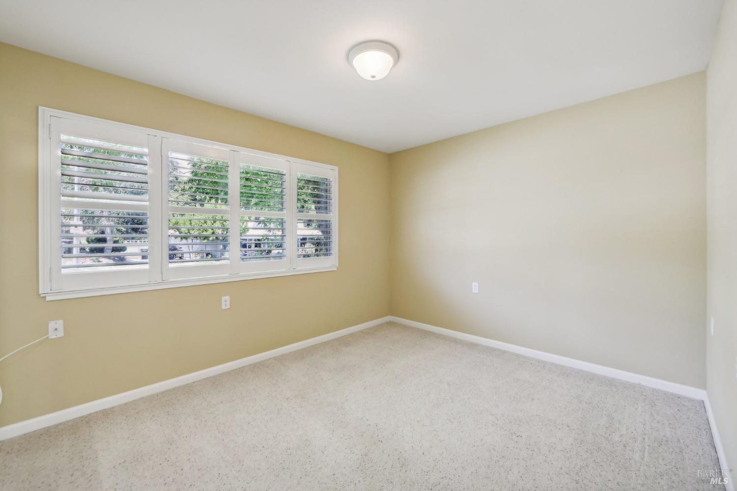 Detail Gallery Image 17 of 34 For 408 E Deerfield Cir, Santa Rosa,  CA 95409 - 2 Beds | 2 Baths