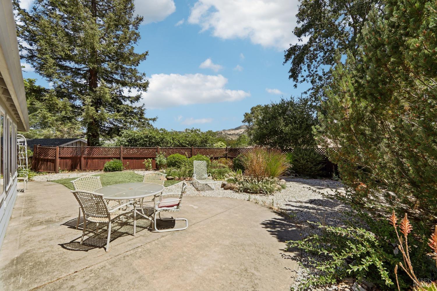 Detail Gallery Image 26 of 34 For 408 E Deerfield Cir, Santa Rosa,  CA 95409 - 2 Beds | 2 Baths