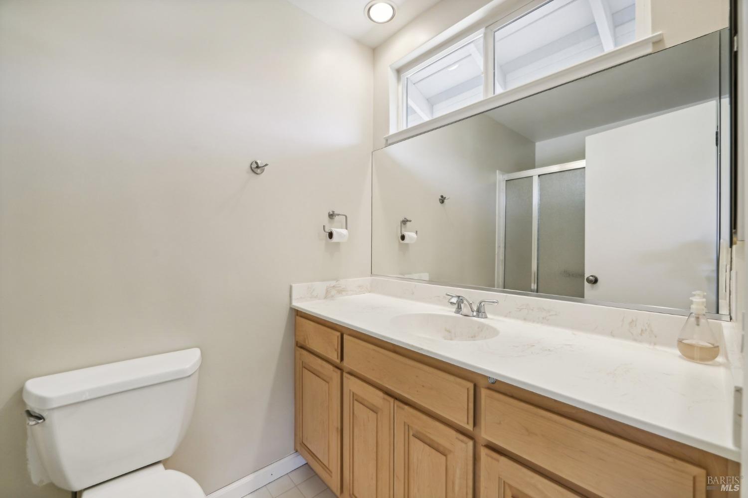 Detail Gallery Image 21 of 34 For 408 E Deerfield Cir, Santa Rosa,  CA 95409 - 2 Beds | 2 Baths