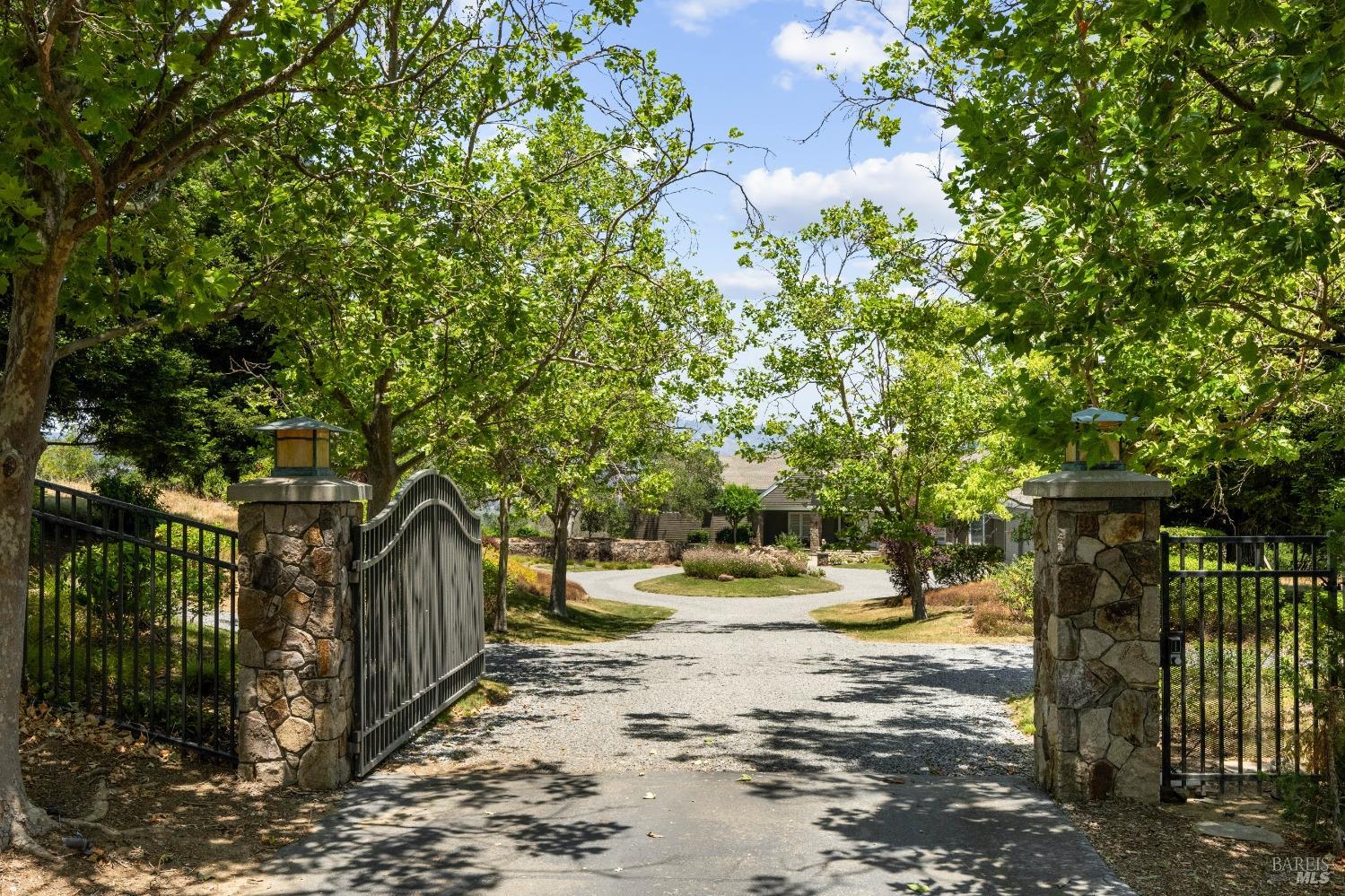 Detail Gallery Image 65 of 97 For 12111 Chalk Hill Rd, Healdsburg,  CA 95448 - 4 Beds | 4/2 Baths