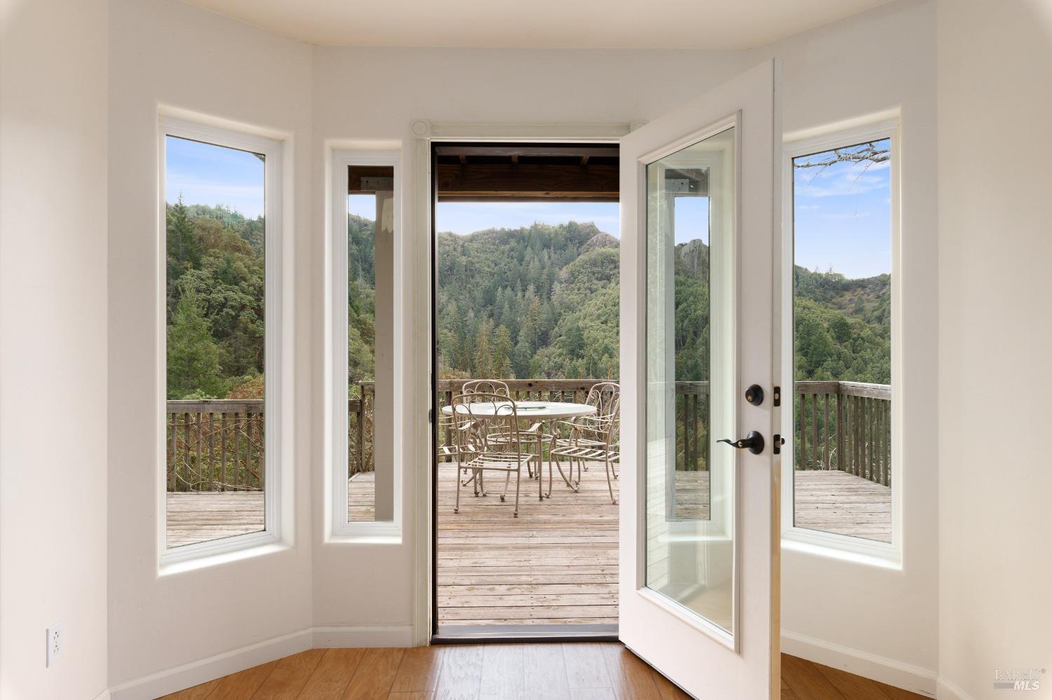 Detail Gallery Image 20 of 58 For 16540 Walker Lake Rd, Willits,  CA 95490 - 4 Beds | 2 Baths