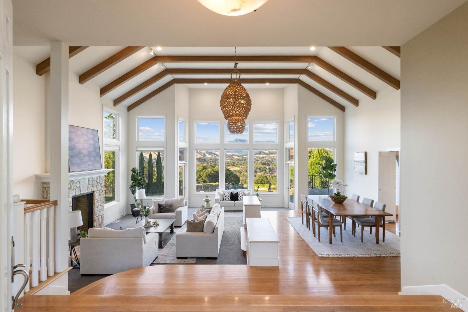 Detail Gallery Image 10 of 97 For 12111 Chalk Hill Rd, Healdsburg,  CA 95448 - 4 Beds | 4/2 Baths