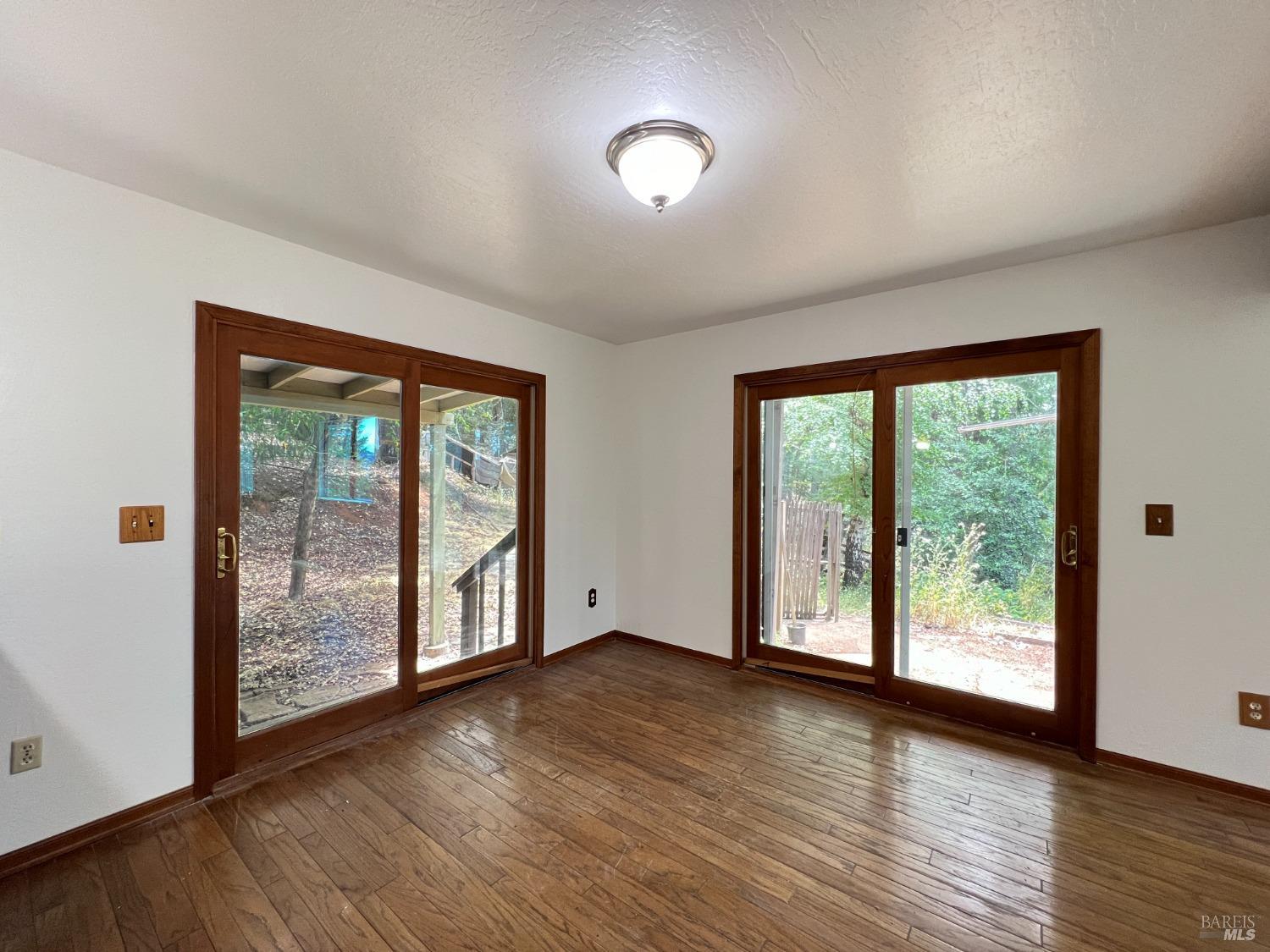 Detail Gallery Image 10 of 42 For 3711 Ridgewood Rd, Willits,  CA 95490 - 4 Beds | 2 Baths