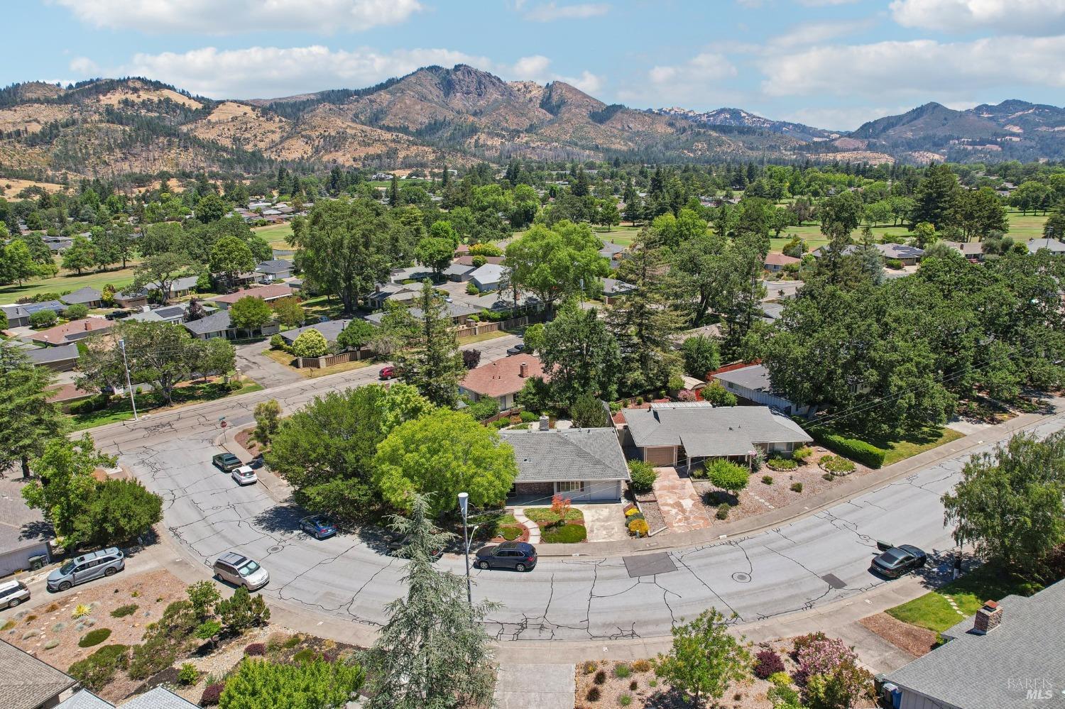 Detail Gallery Image 32 of 34 For 408 E Deerfield Cir, Santa Rosa,  CA 95409 - 2 Beds | 2 Baths