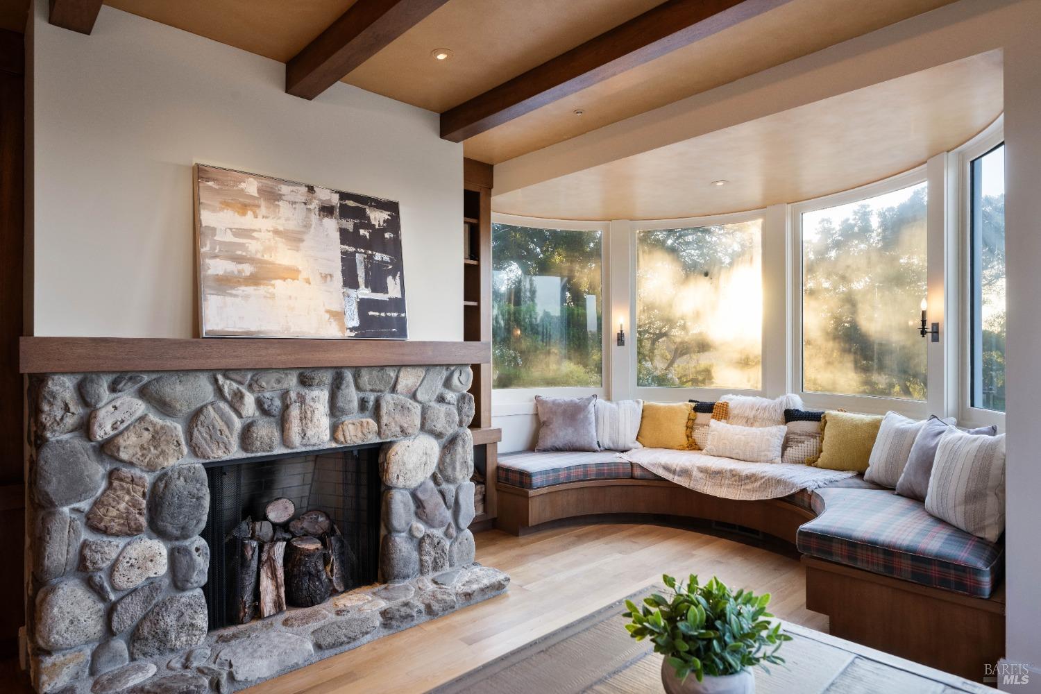 Detail Gallery Image 30 of 97 For 12111 Chalk Hill Rd, Healdsburg,  CA 95448 - 4 Beds | 4/2 Baths