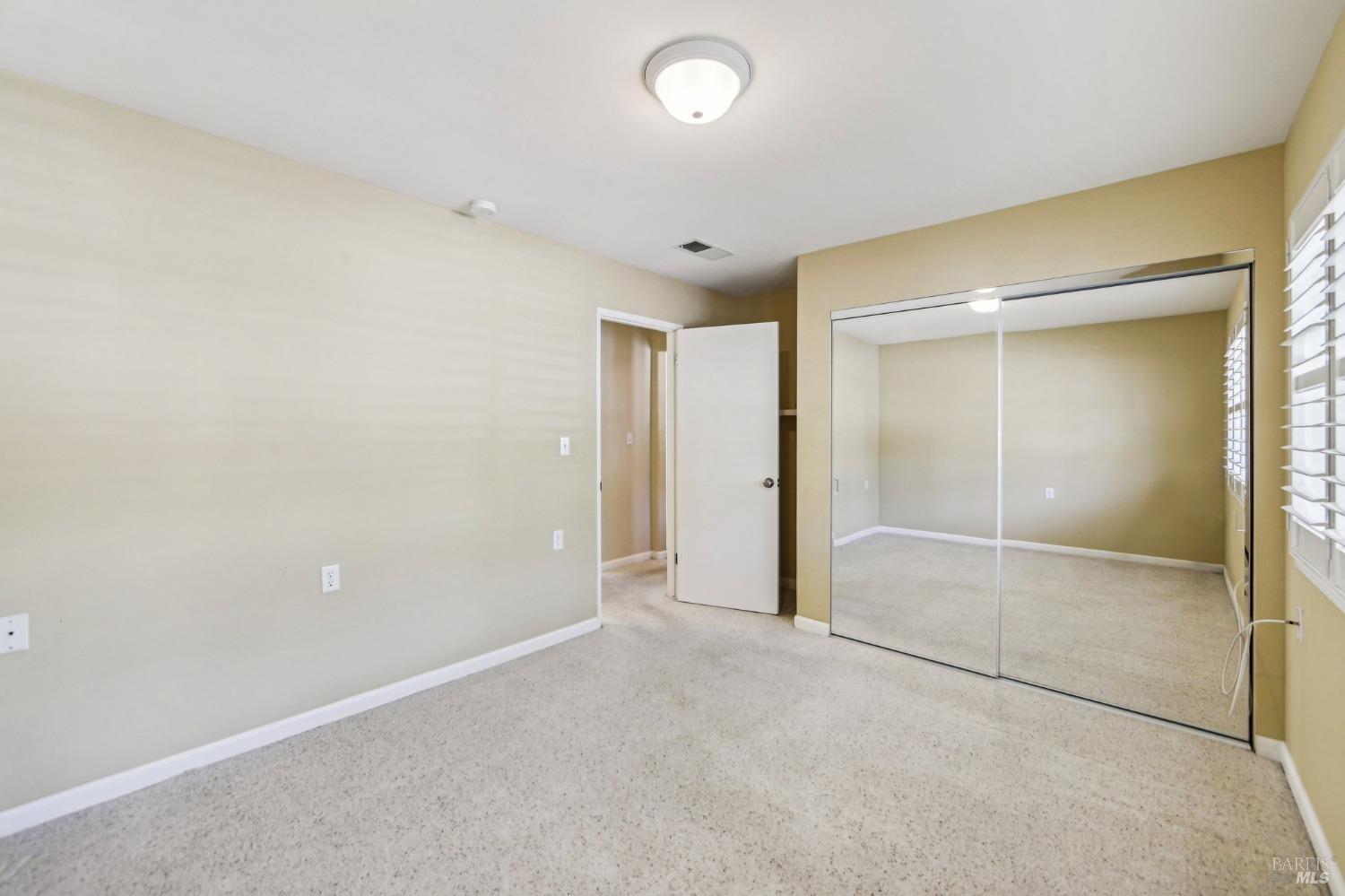 Detail Gallery Image 18 of 34 For 408 E Deerfield Cir, Santa Rosa,  CA 95409 - 2 Beds | 2 Baths