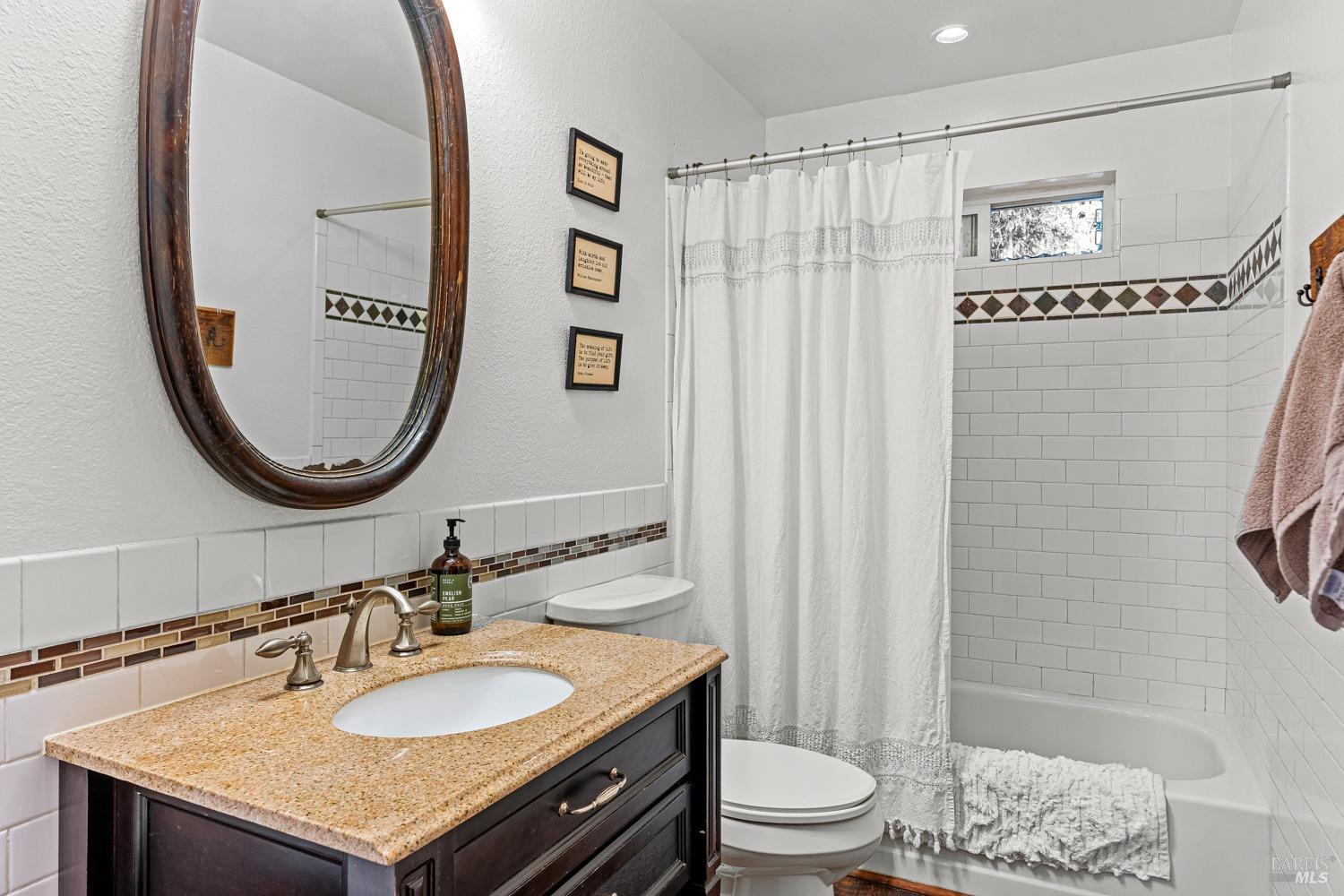 Detail Gallery Image 11 of 29 For 24088 Tulip Dr, Willits,  CA 95490 - 4 Beds | 2 Baths