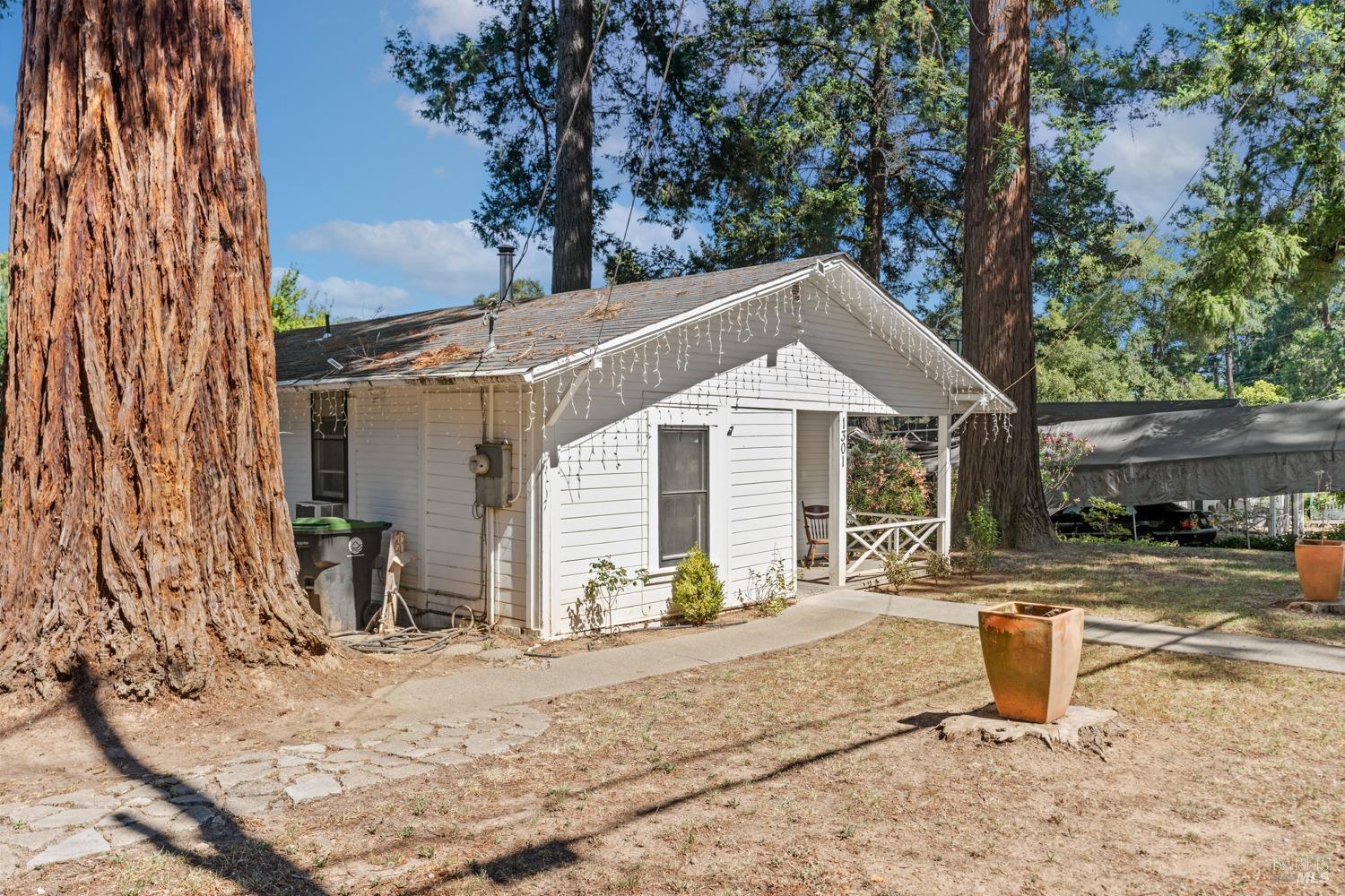 Detail Gallery Image 6 of 25 For 1301 Knob Hill Rd, Ukiah,  CA 95482 - 1 Beds | 1 Baths