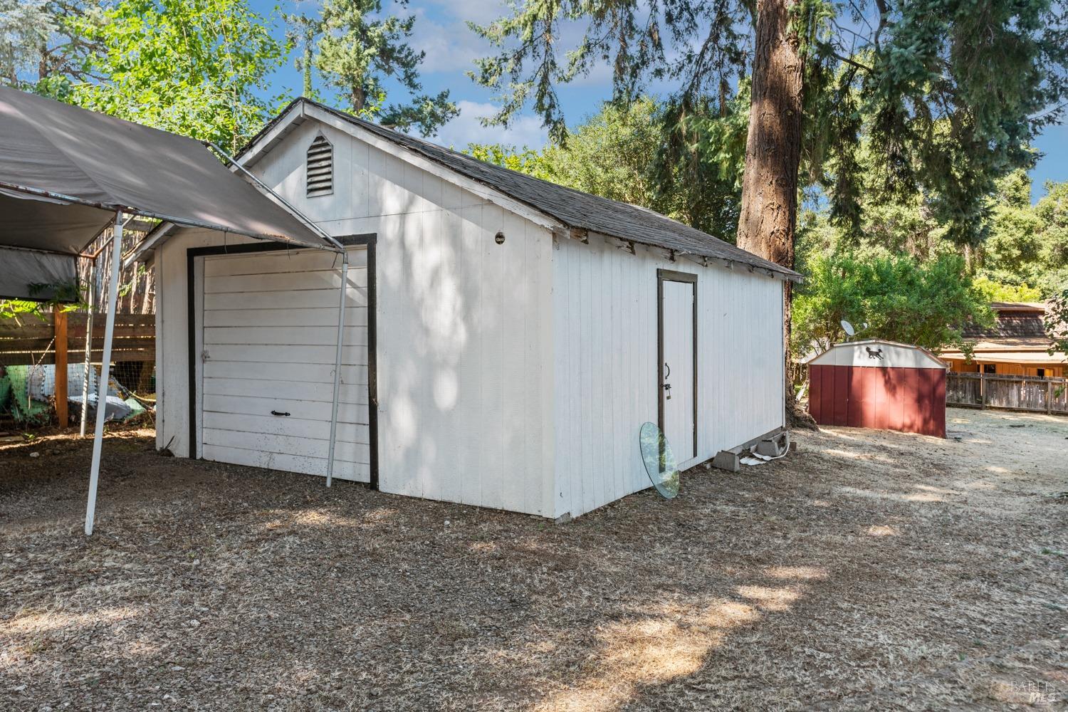 Detail Gallery Image 5 of 25 For 1301 Knob Hill Rd, Ukiah,  CA 95482 - 1 Beds | 1 Baths