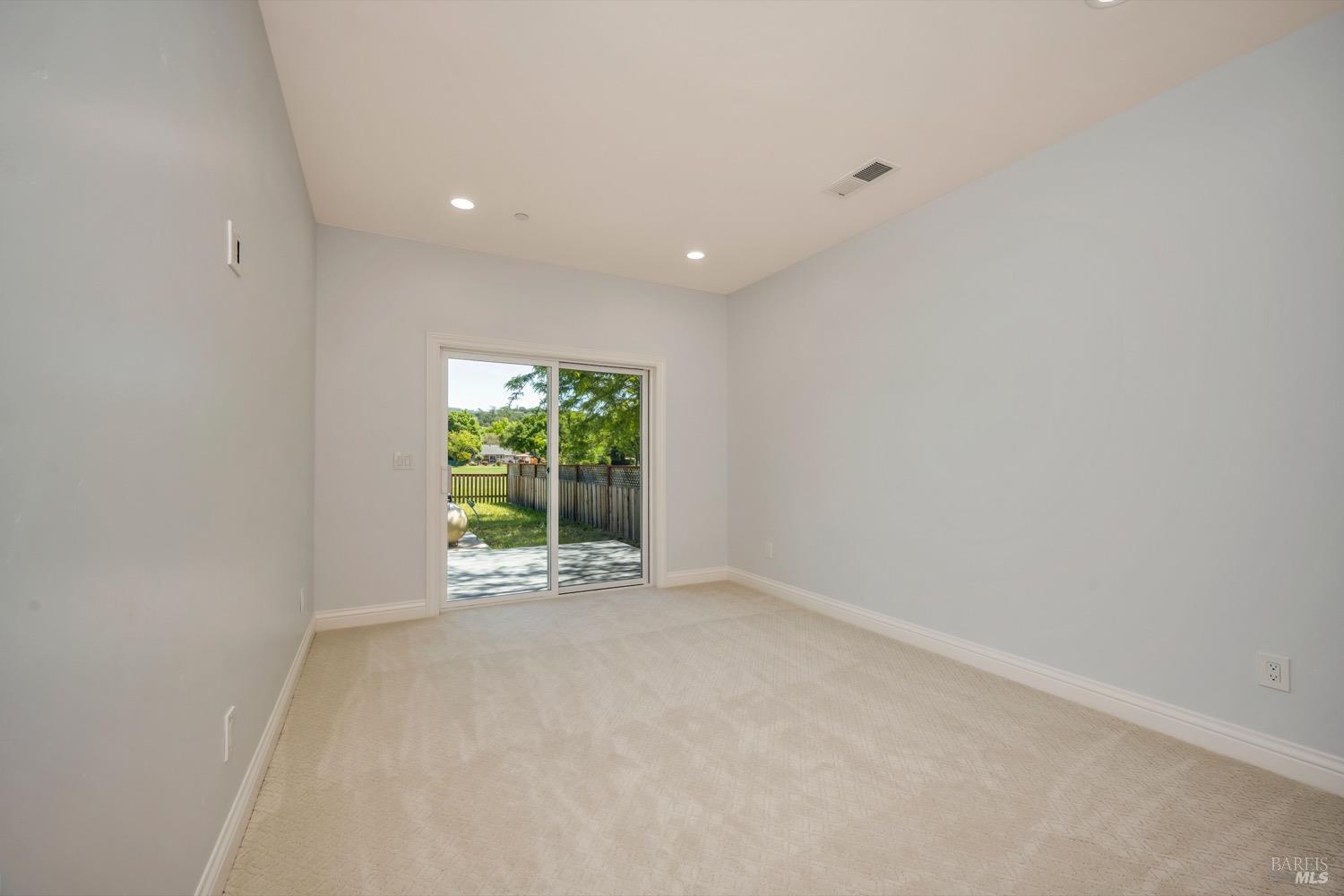 Detail Gallery Image 29 of 51 For 18254 Spyglass Rd, Hidden Valley Lake,  CA 95467 - 3 Beds | 2 Baths