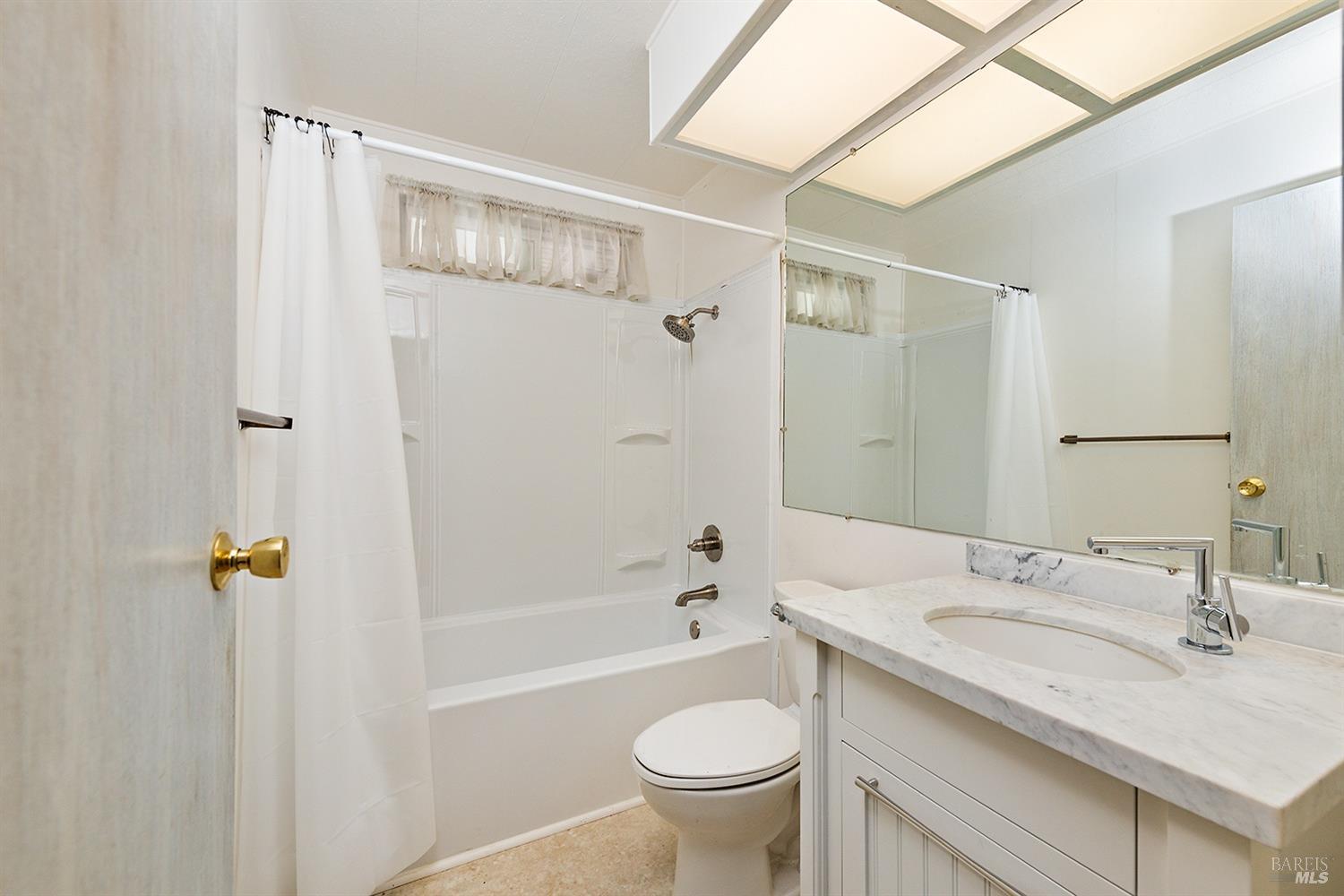 Detail Gallery Image 21 of 24 For 121 Westgate Cir, Santa Rosa,  CA 95401 - 3 Beds | 2 Baths