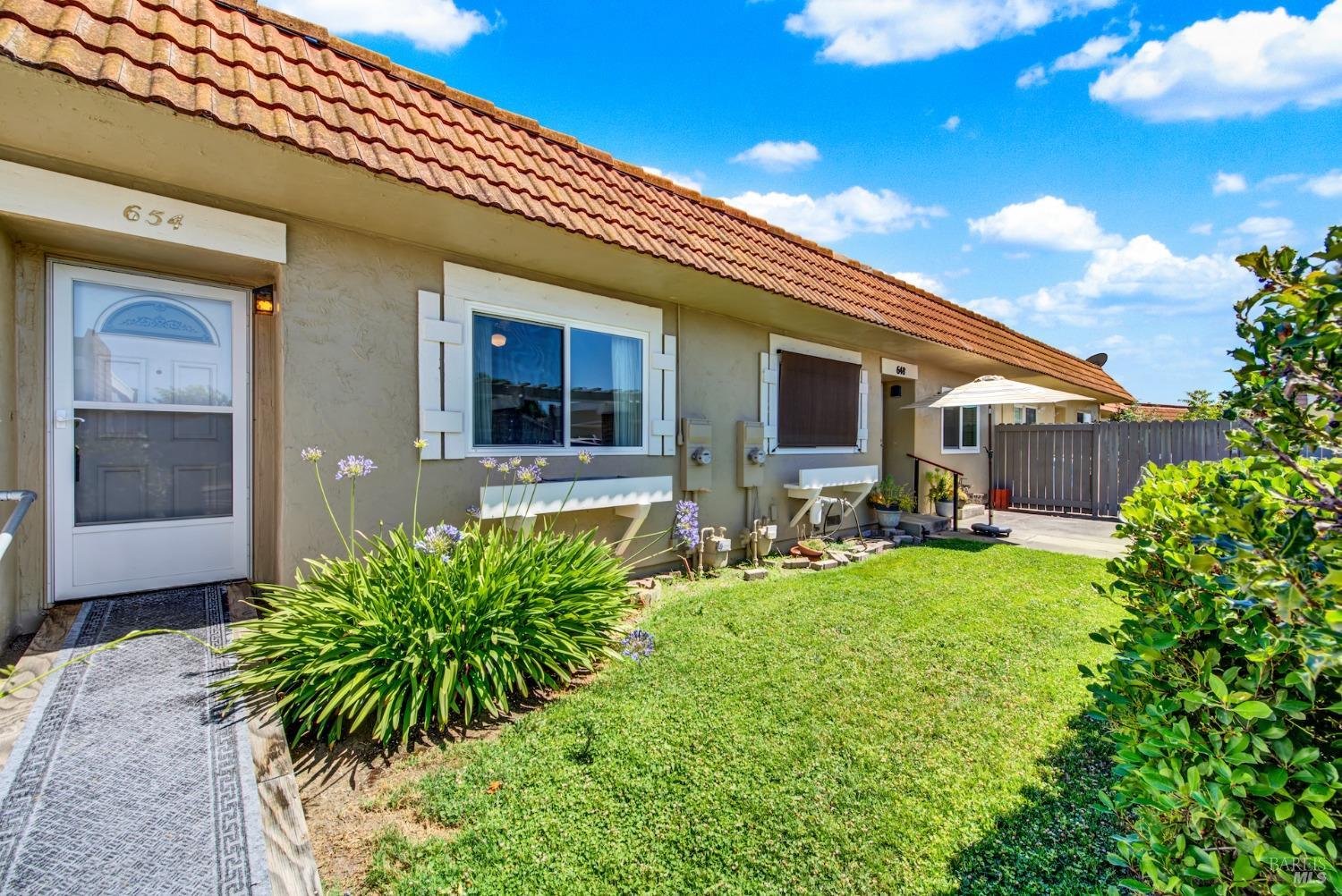 Detail Gallery Image 23 of 88 For 654 Yellowstone Dr, Vacaville,  CA 95687 - 2 Beds | 2 Baths