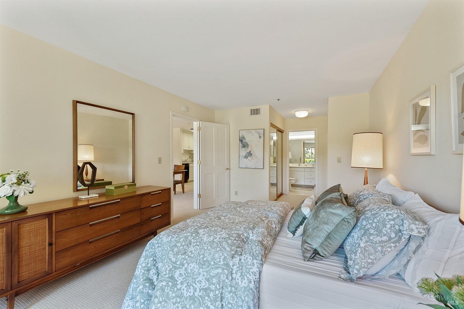 Detail Gallery Image 12 of 30 For 100 Thorndale Dr #124,  San Rafael,  CA 94903 - 1 Beds | 1 Baths