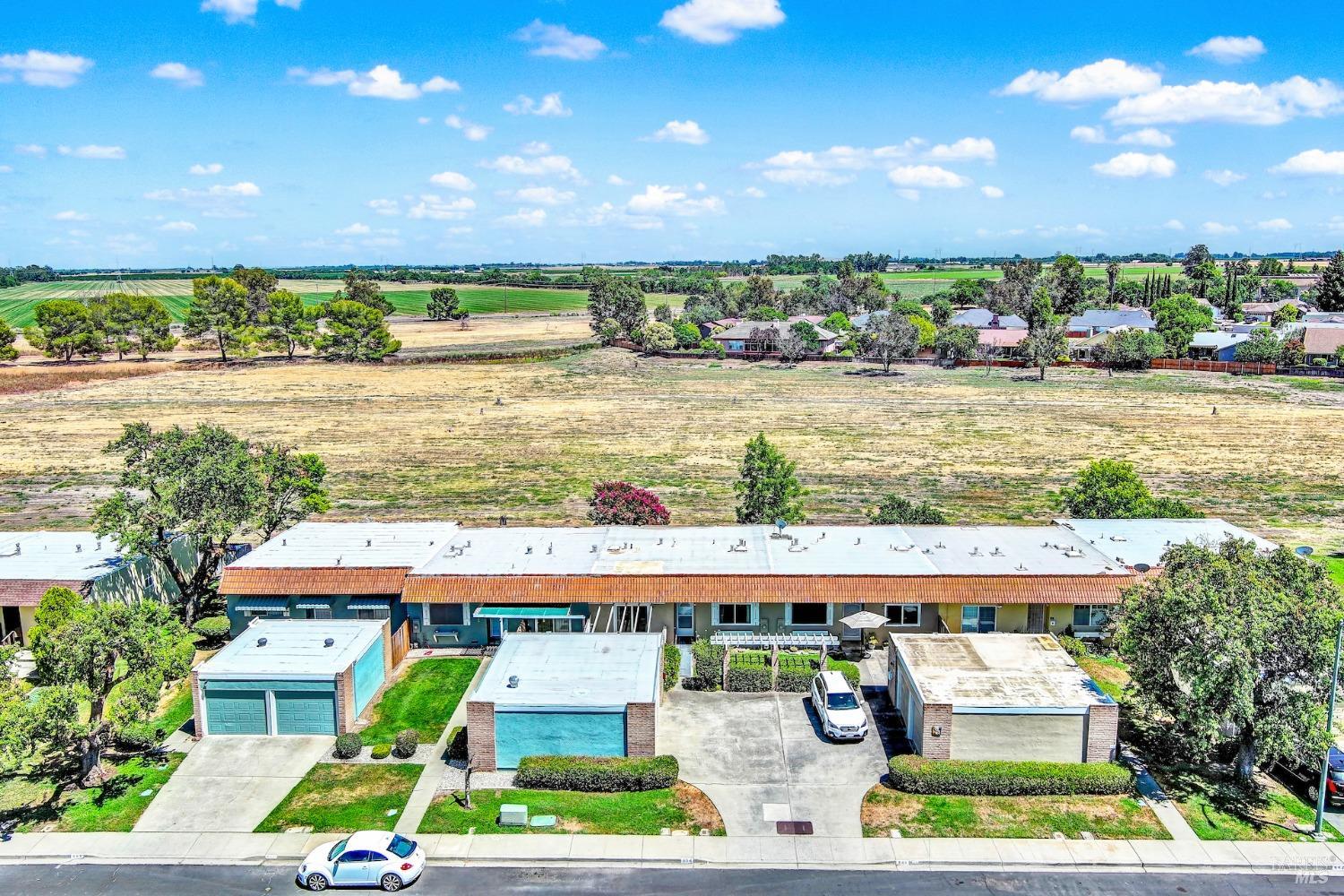 Detail Gallery Image 2 of 88 For 654 Yellowstone Dr, Vacaville,  CA 95687 - 2 Beds | 2 Baths