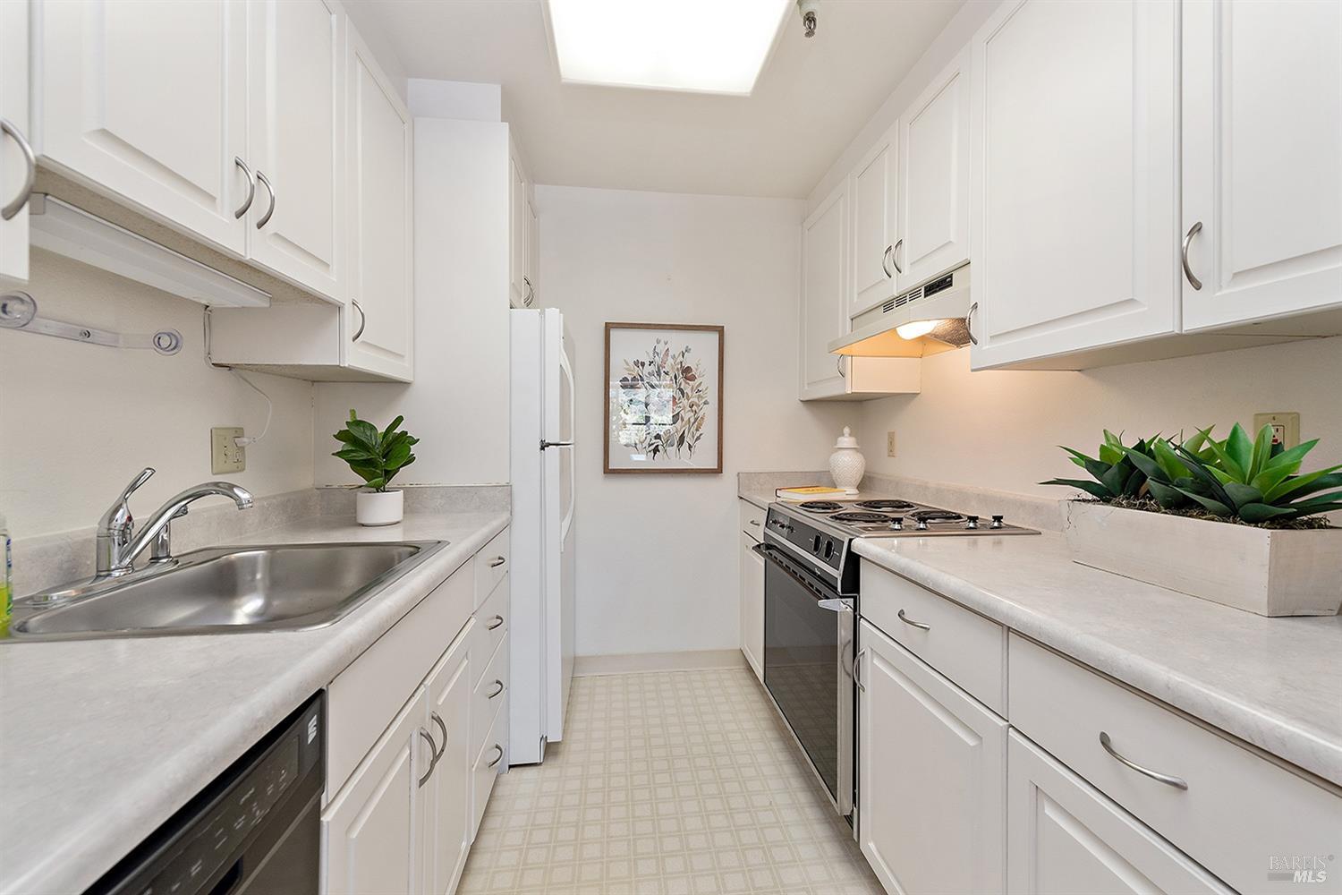 Detail Gallery Image 7 of 30 For 100 Thorndale Dr #124,  San Rafael,  CA 94903 - 1 Beds | 1 Baths