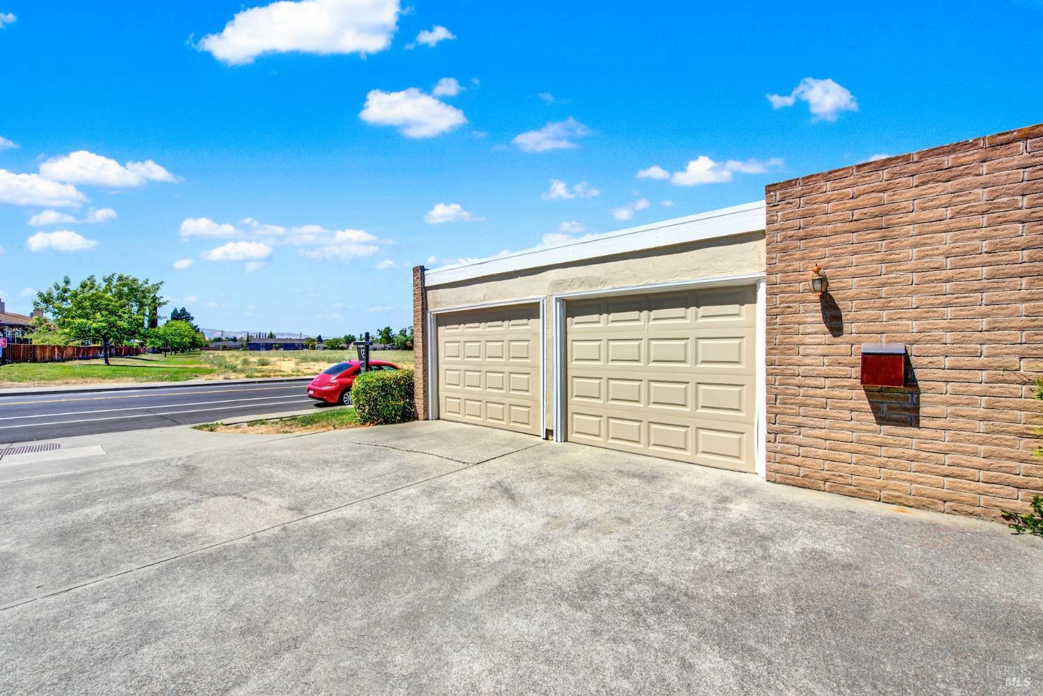 Detail Gallery Image 10 of 88 For 654 Yellowstone Dr, Vacaville,  CA 95687 - 2 Beds | 2 Baths