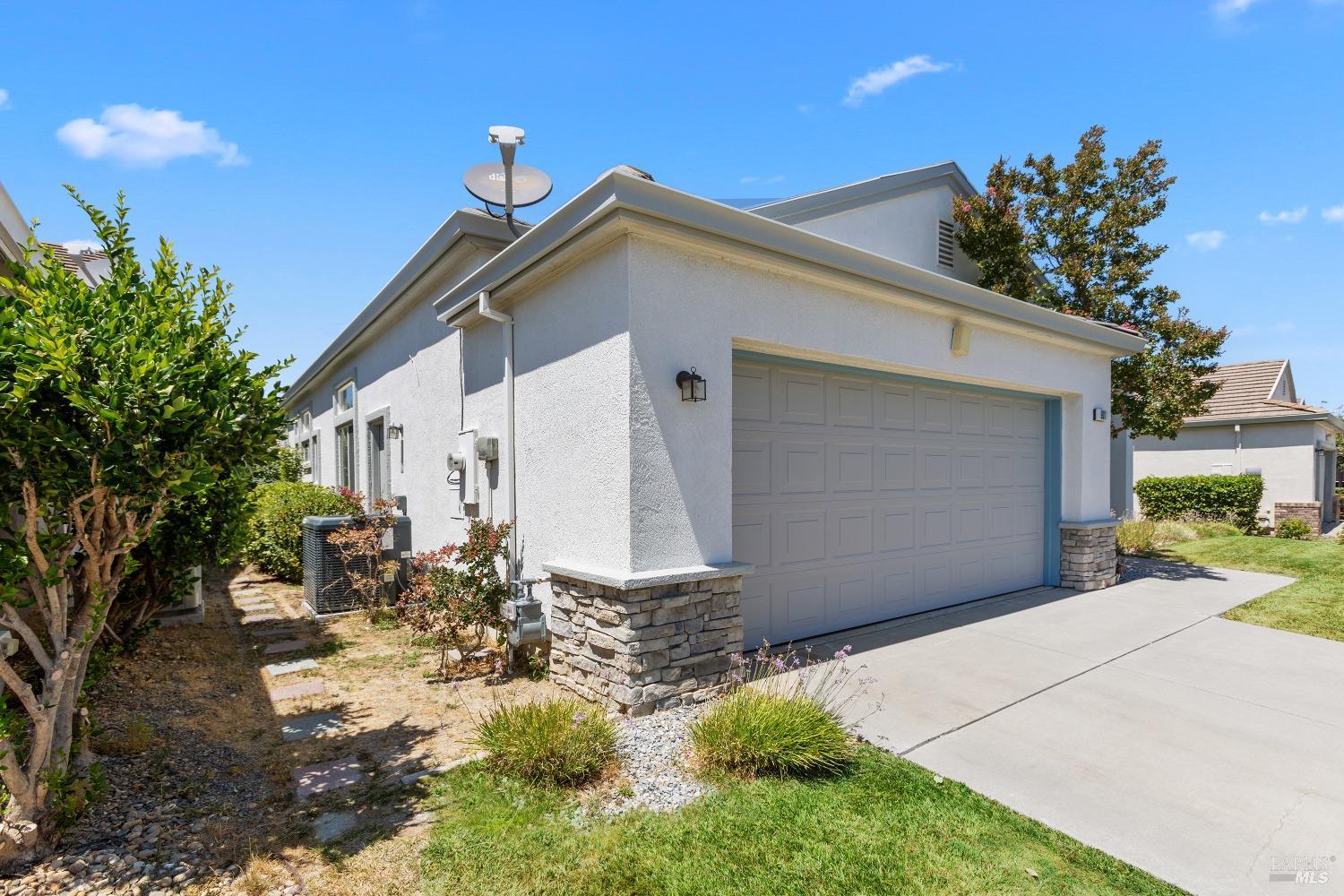 Detail Gallery Image 4 of 38 For 901 Inverness Dr, Rio Vista,  CA 94571 - 2 Beds | 2 Baths