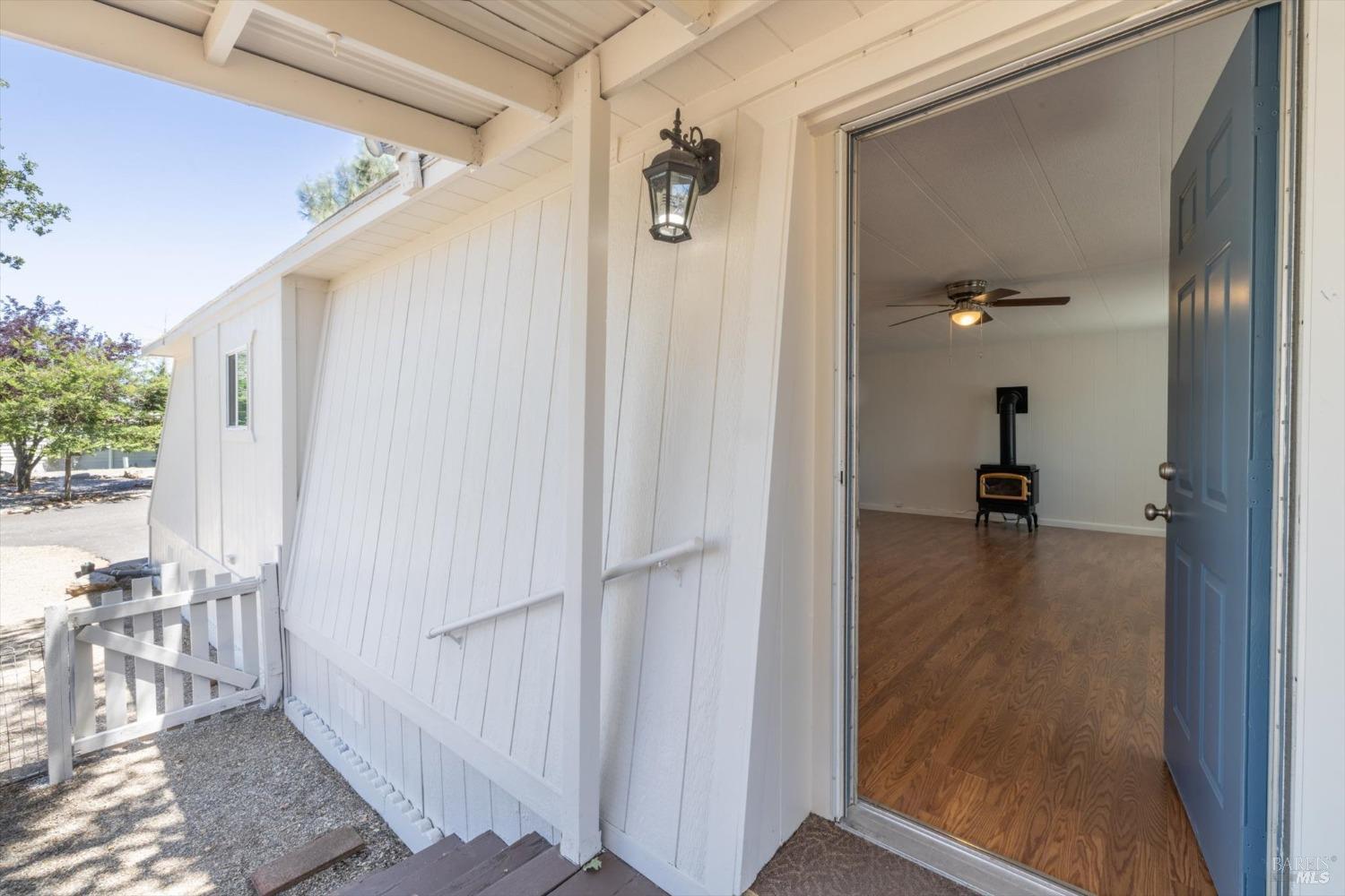 Detail Gallery Image 4 of 41 For 11700 Wade Ln 50, Valley Springs,  CA 95252 - 2 Beds | 1 Baths